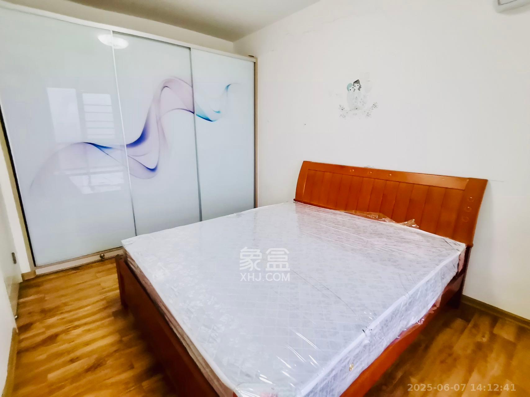 标志浪漫满屋（枫景公寓）  2室2厅1卫   1900.00元/月室内图