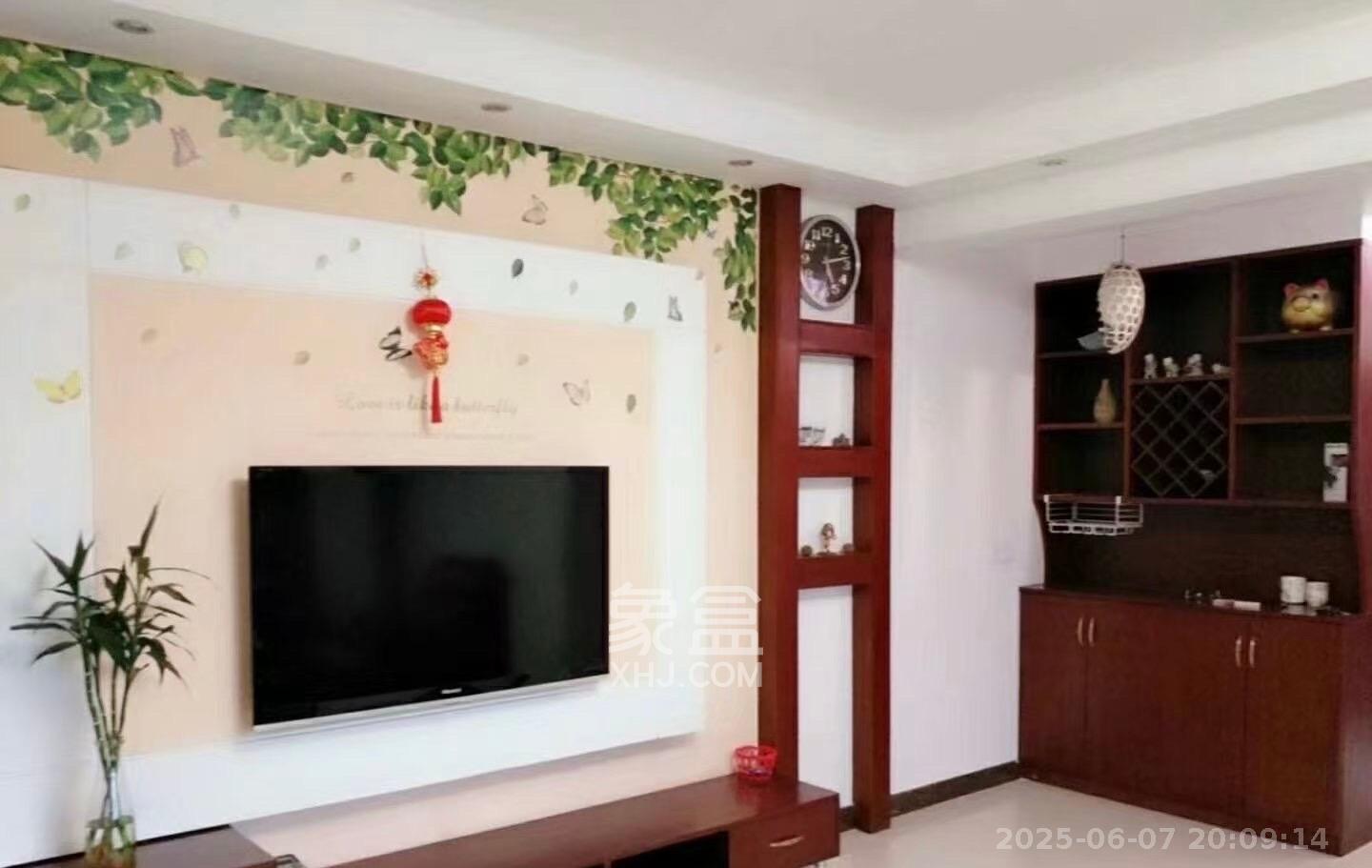 麓江春  2室2厅1卫   2600.00元/月室内图