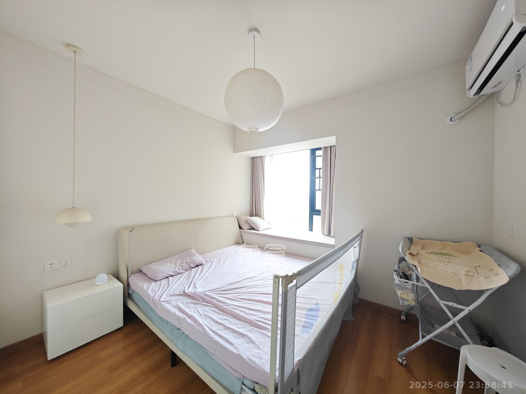 中建嘉和城凤凰台(中建瑞兴家园) 1室0厅0卫 126.0万 中建嘉和城凤凰台(中建瑞兴家园) 1室0厅0卫 126.0万卧室