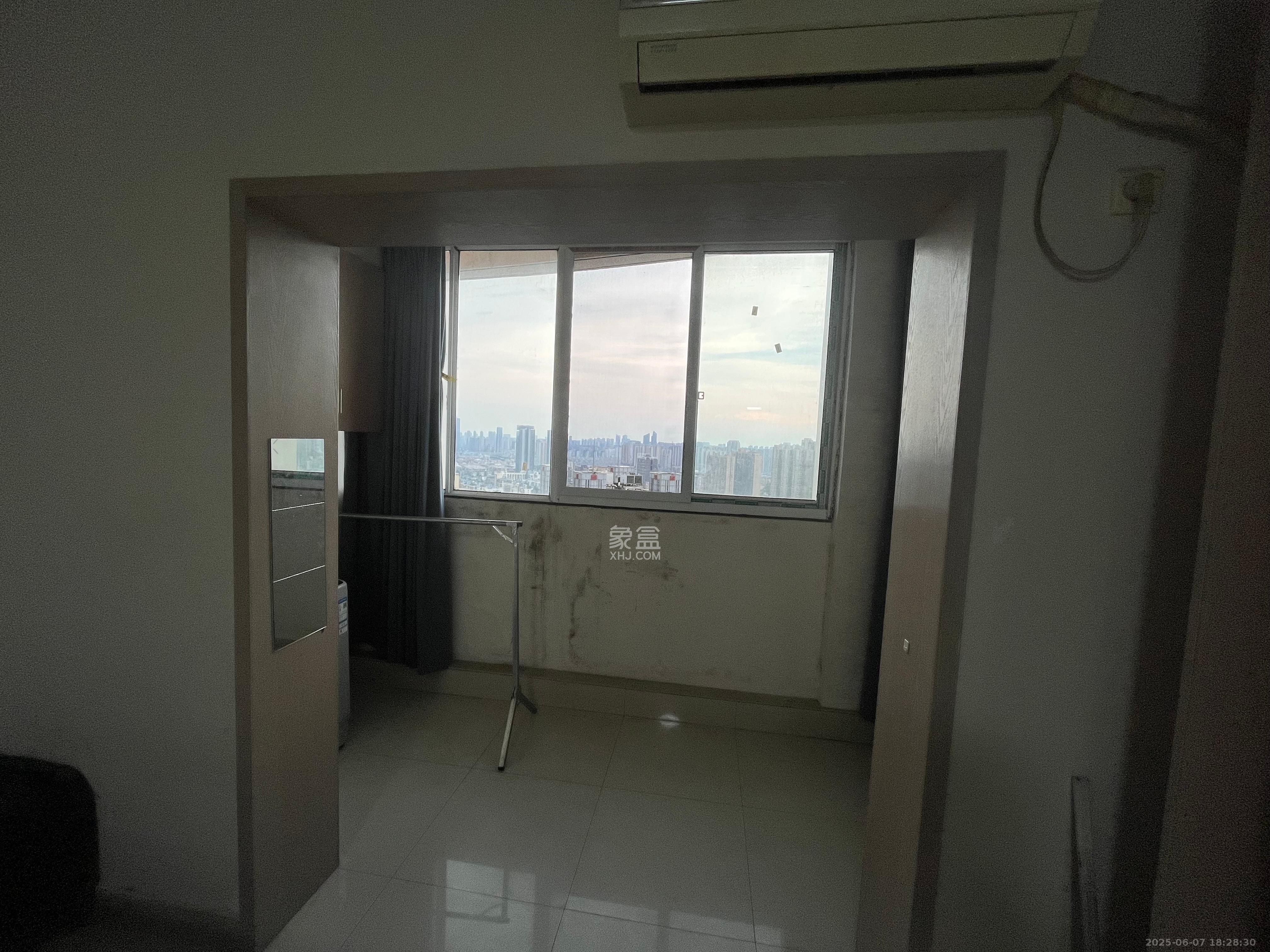 2076至高点 1室0厅1卫 1300.0元/月 2076至高点 1室0厅1卫 1300.0元/月室内图