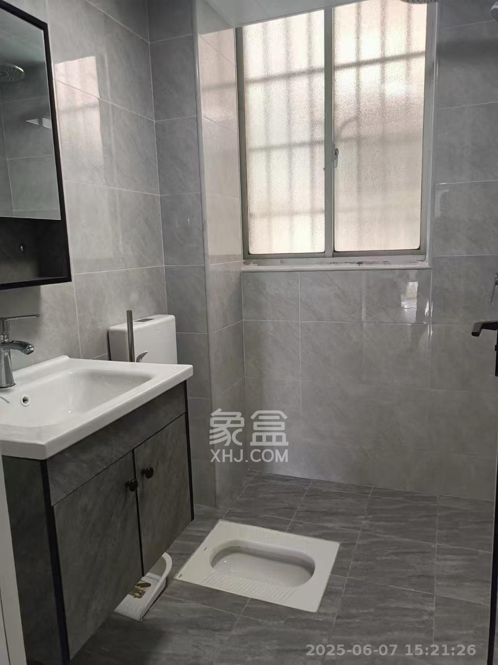 东方新世界  2室1厅1卫   2500.00元/月室内图