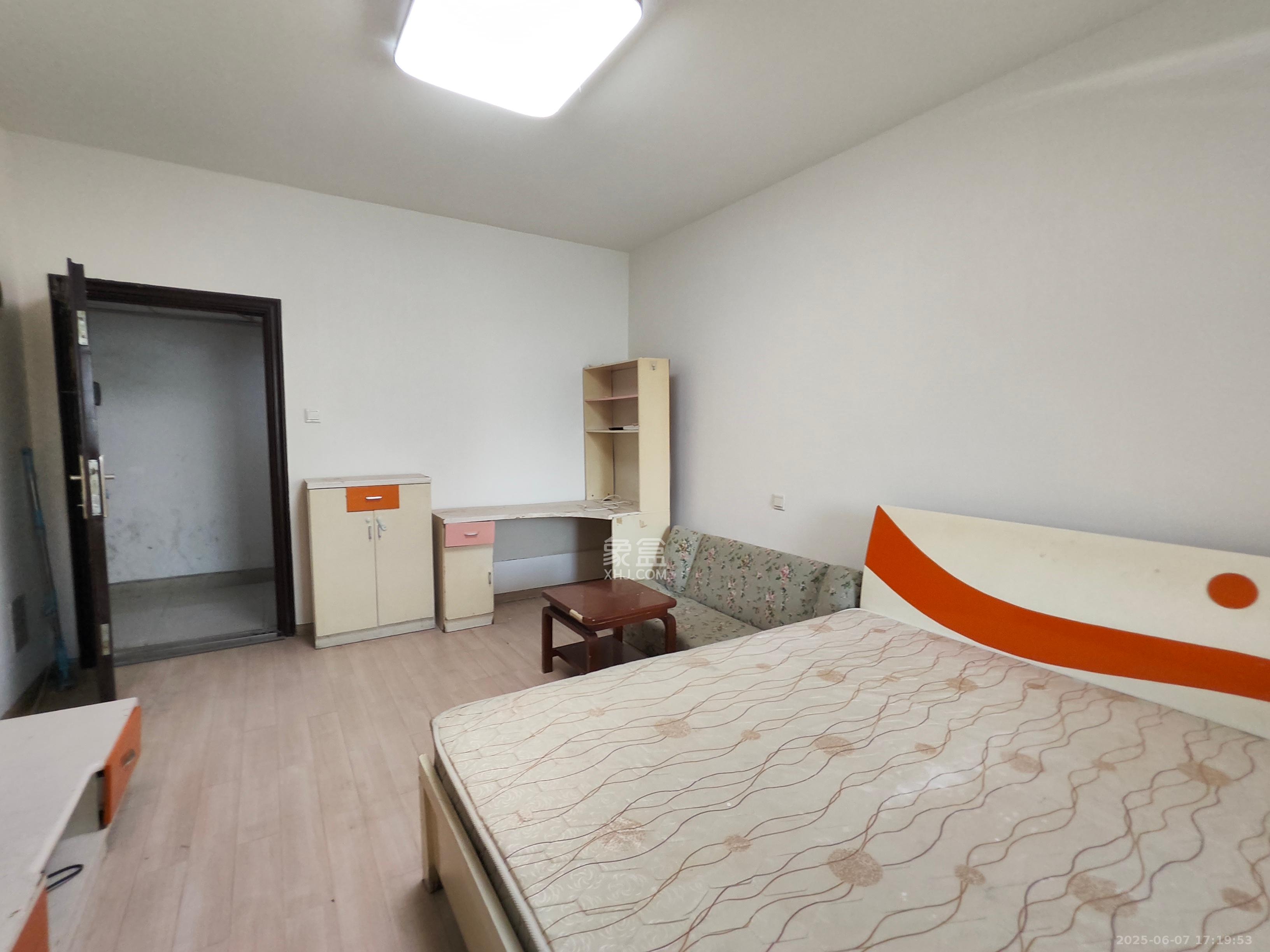 建鸿达现代公寓  1室1厅1卫   1300.00元/月室内图