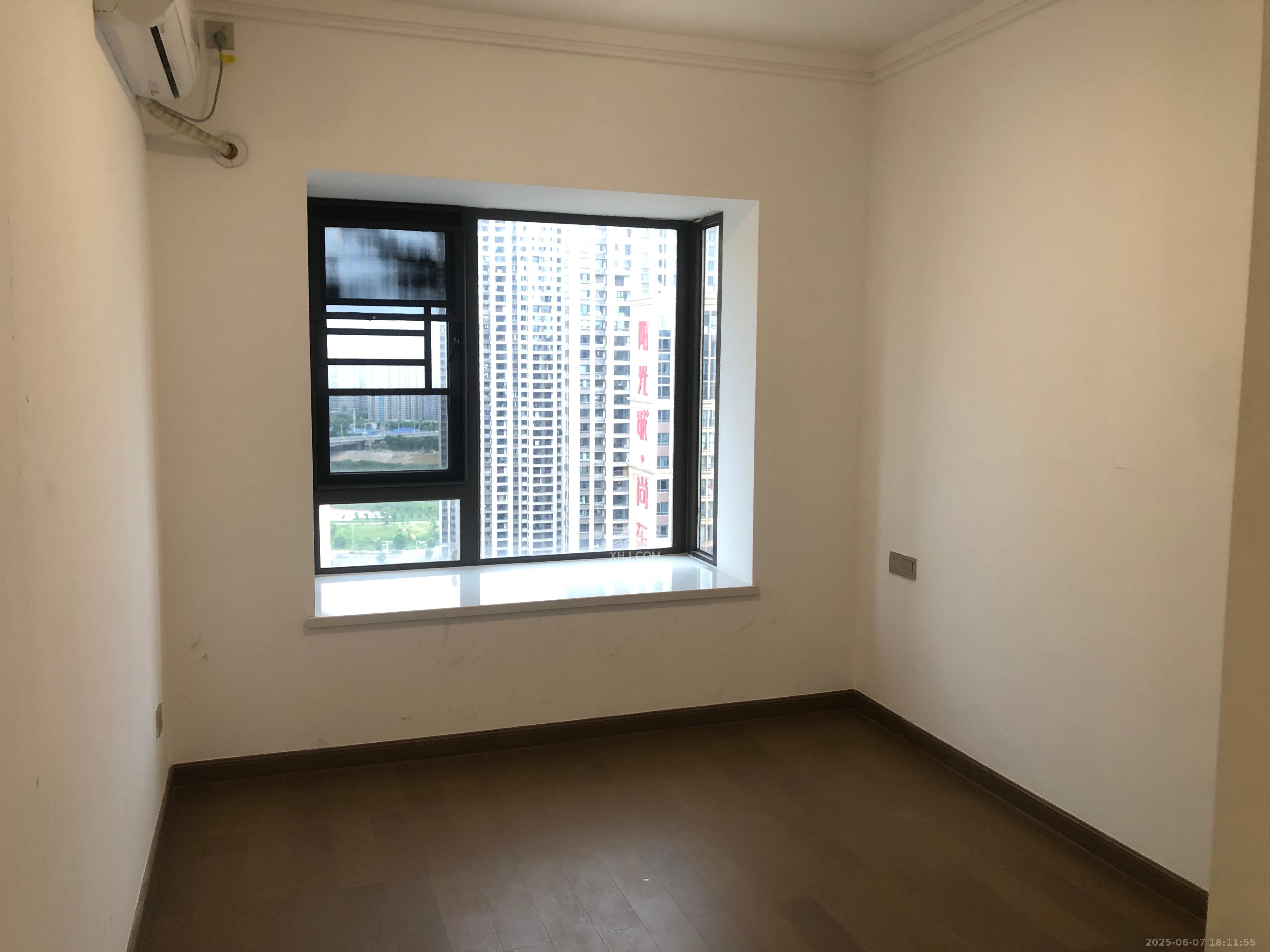 阳光城尚东湾蓝莓苑  4室2厅2卫    3800.0元/月室内图