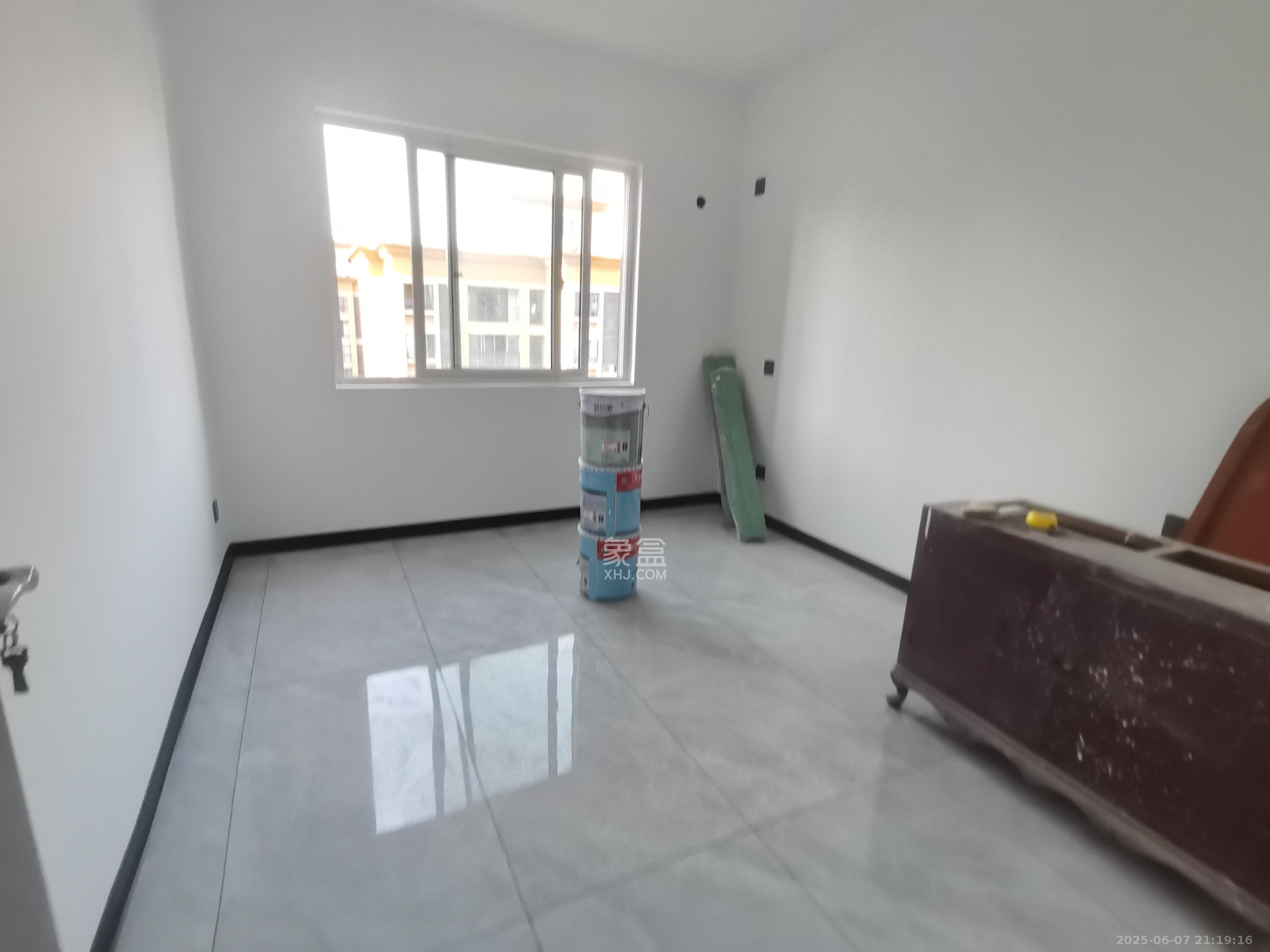 鑫天格林香山  4室2厅2卫    2500.0元/月 鑫天格林香山  4室2厅2卫    2500.0元/月室内图