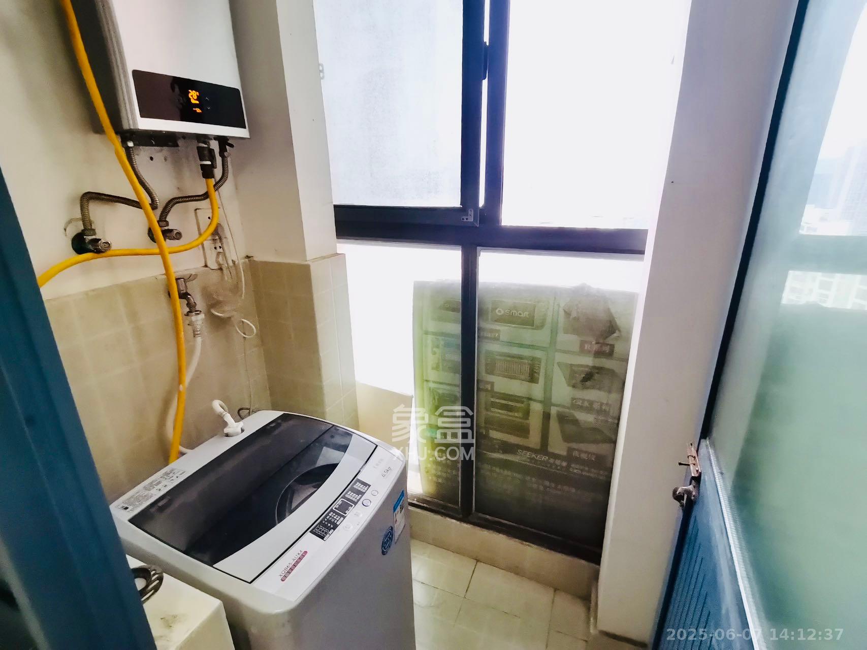标志浪漫满屋（枫景公寓）  2室2厅1卫   1900.00元/月室内图