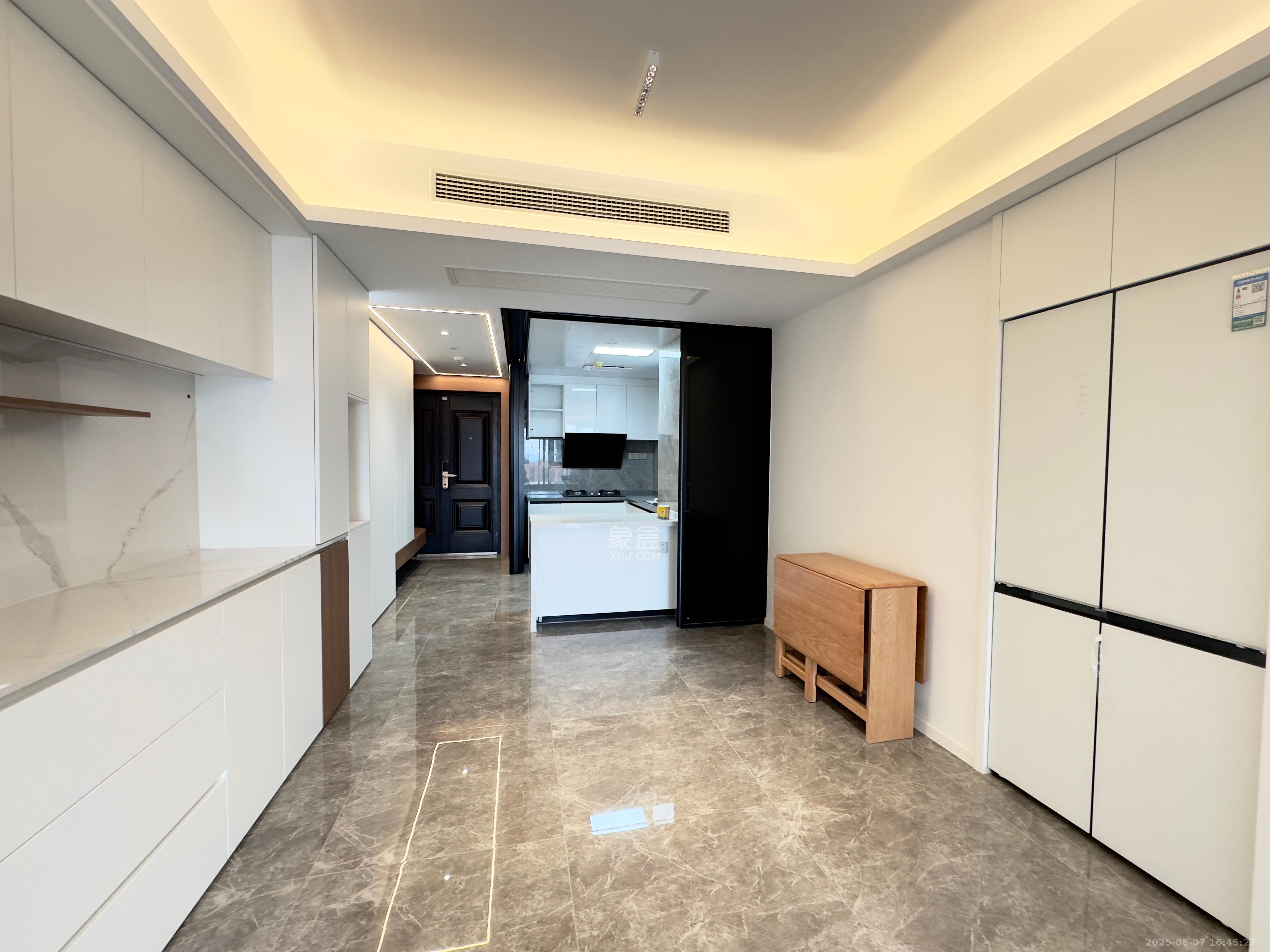 北辰瀚江府  3室2厅2卫   6500.00元/月室内图