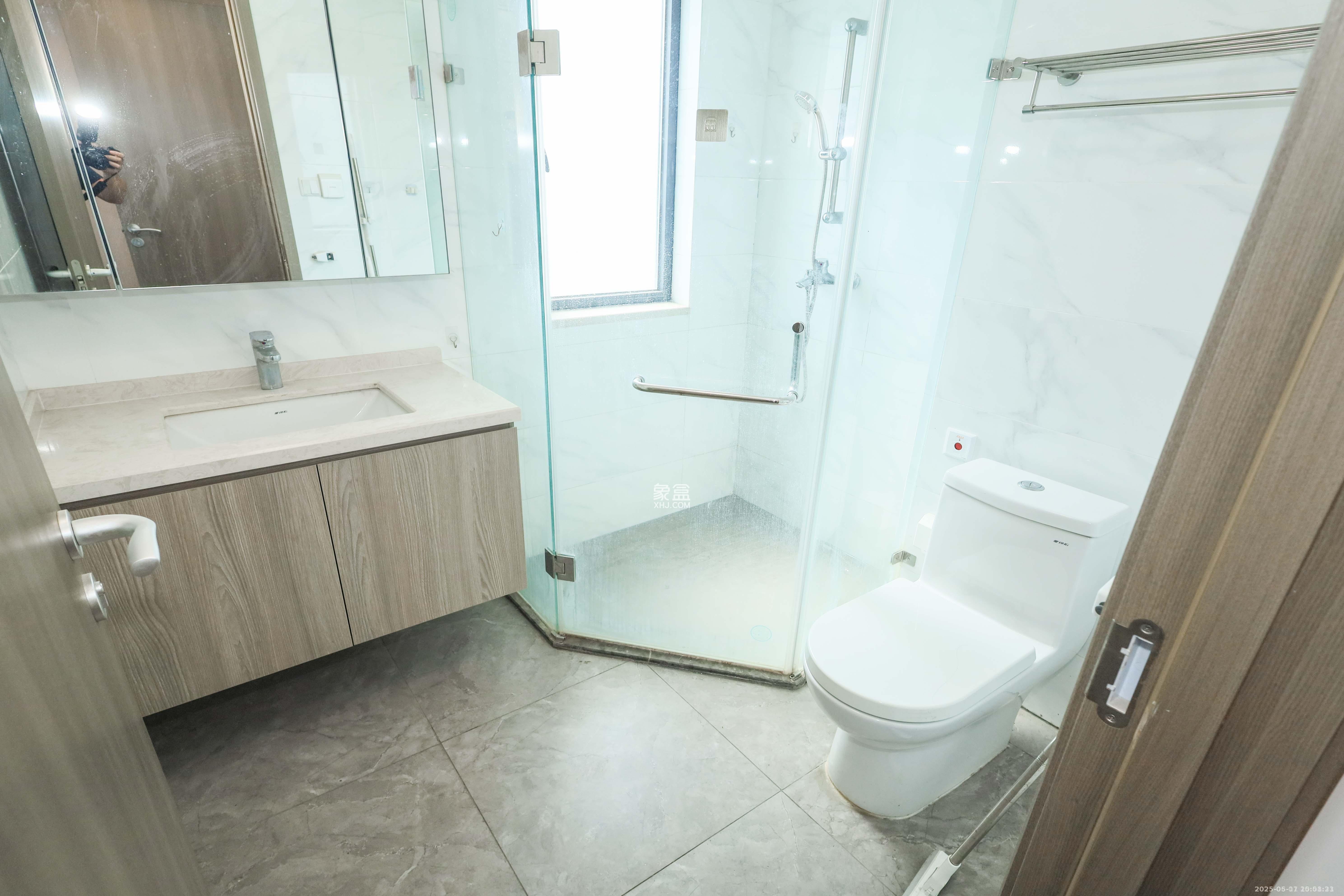 越秀亲爱里 4室2厅2卫 2100.0元/月 越秀亲爱里 4室2厅2卫 2100.0元/月室内图