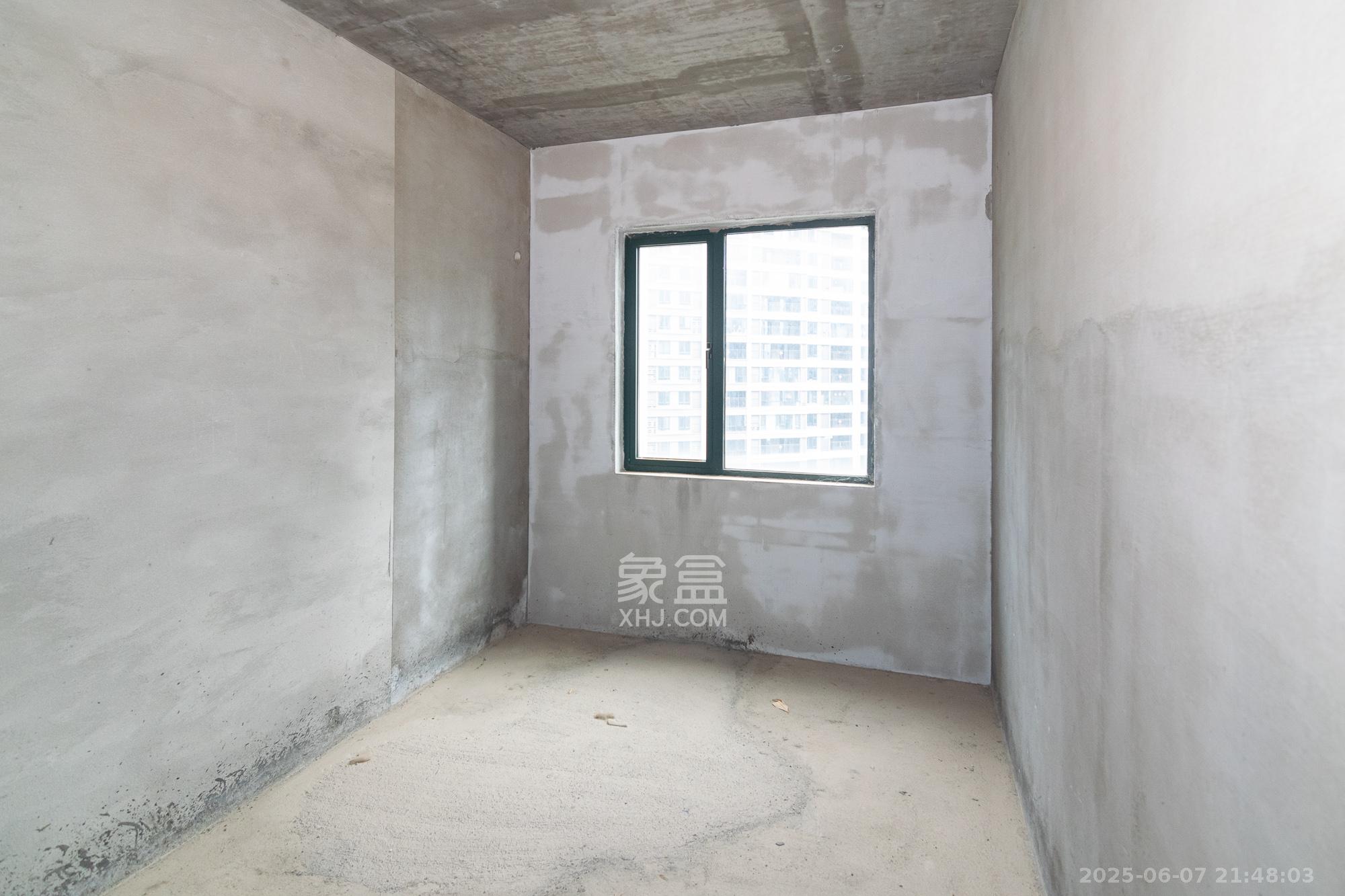 凯尔花缇紫郡 4室2厅2卫 72.8万 凯尔花缇紫郡 4室2厅2卫 72.8万卧室