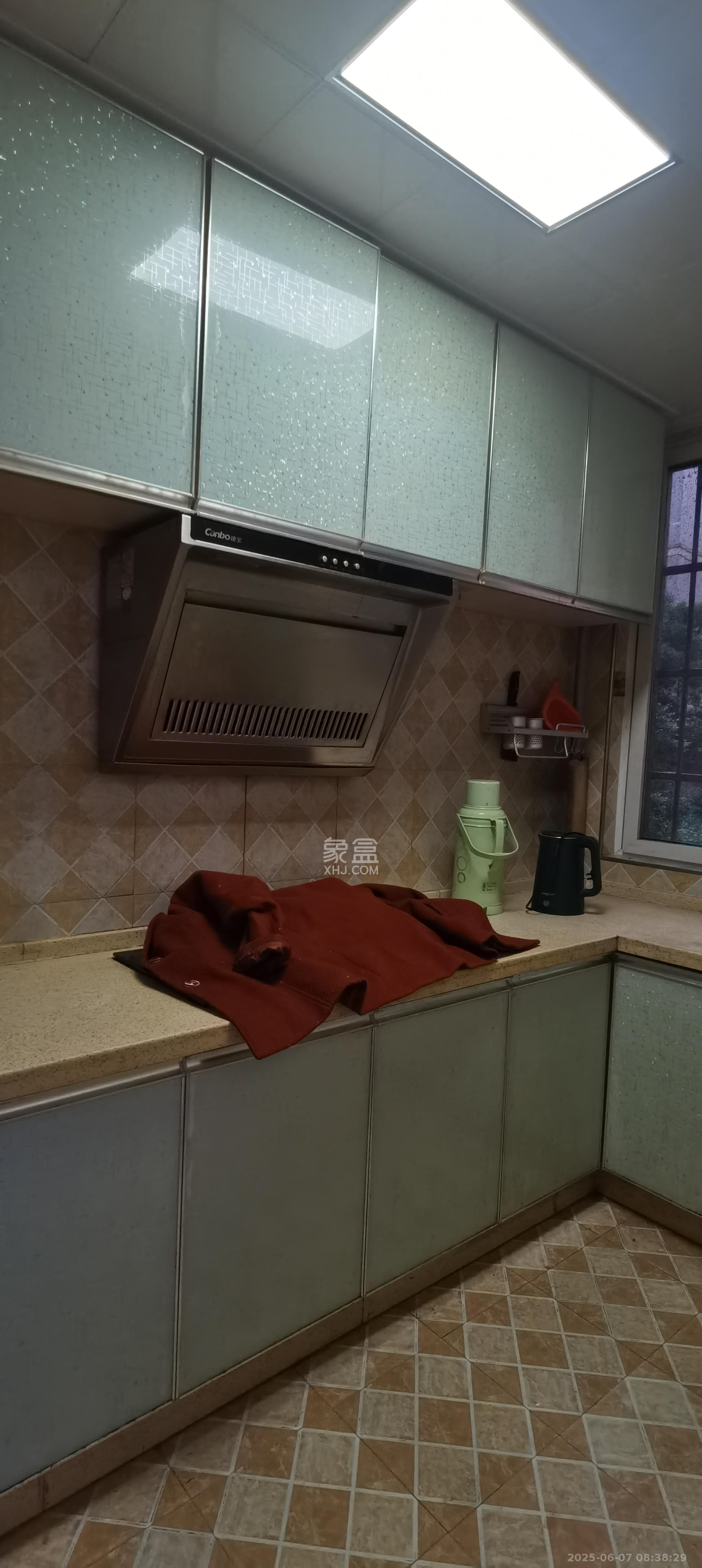 泊林晶城  3室2厅1卫   1700.00元/月室内图