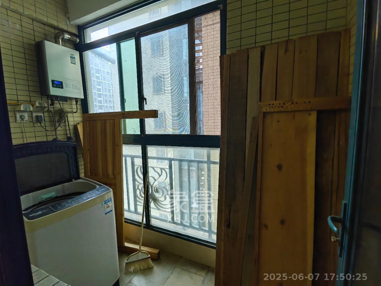 恒大雅苑  3室2厅1卫   2200.00元/月室内图