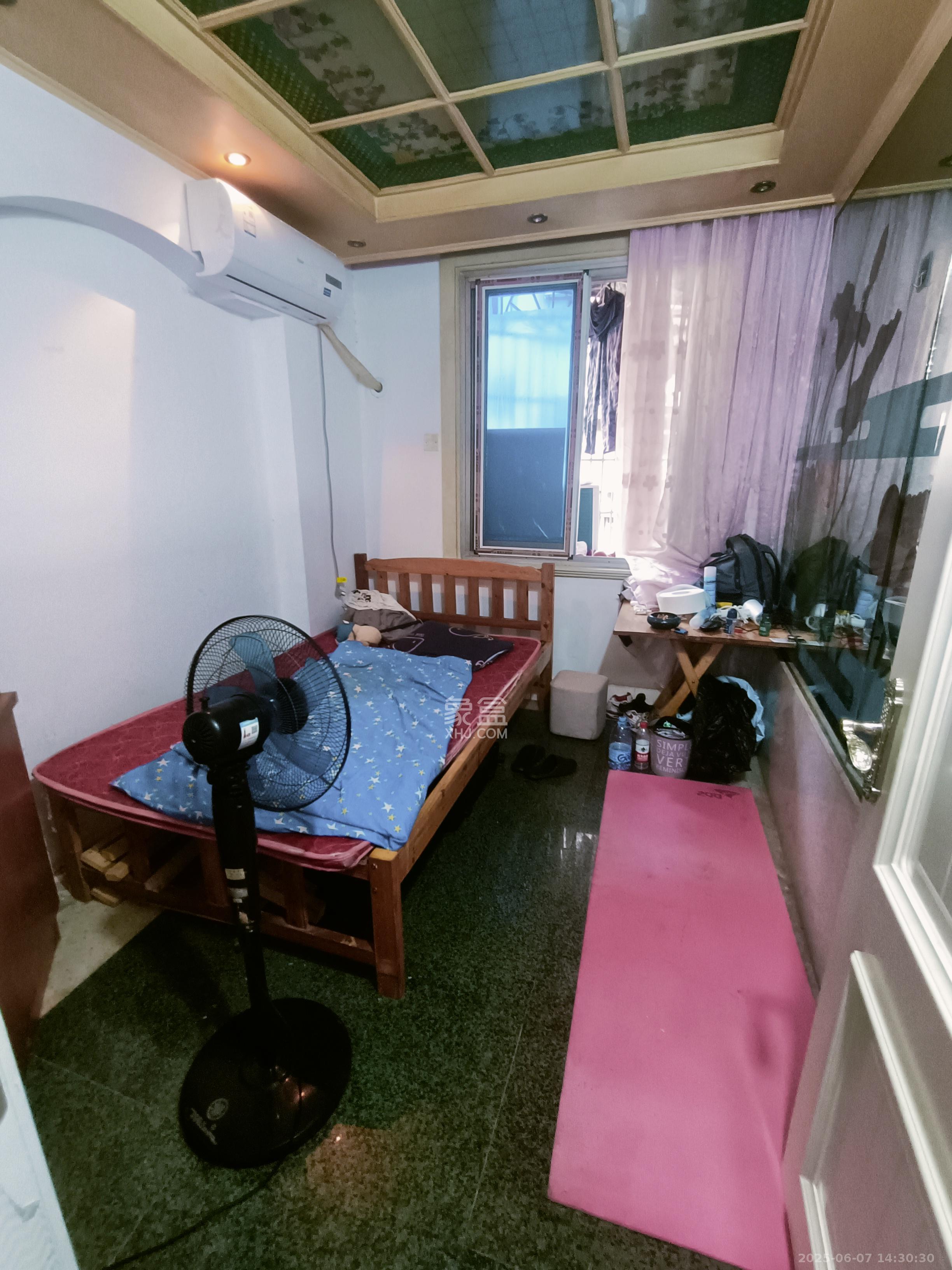 老鸦冲小区 4室1厅1卫 1800.0元/月 老鸦冲小区 4室1厅1卫 1800.0元/月室内图