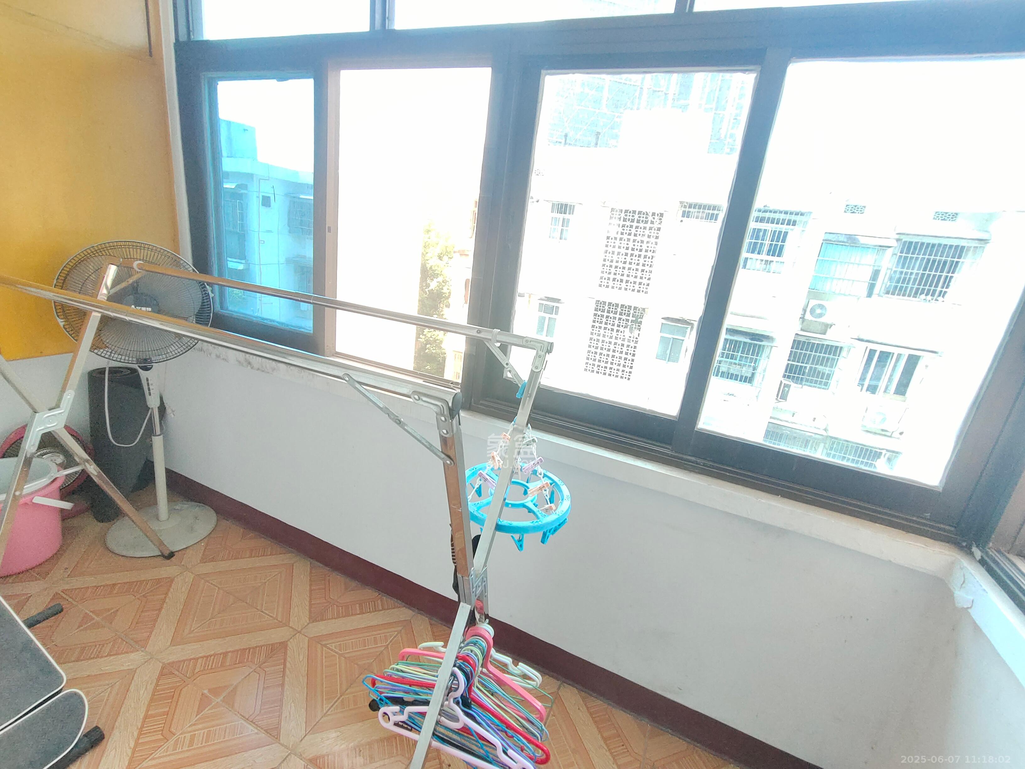 长钢社区(半边山宿舍区)  2室1厅1卫    1300.0元/月 长钢社区(半边山宿舍区)  2室1厅1卫    1300.0元/月室内图