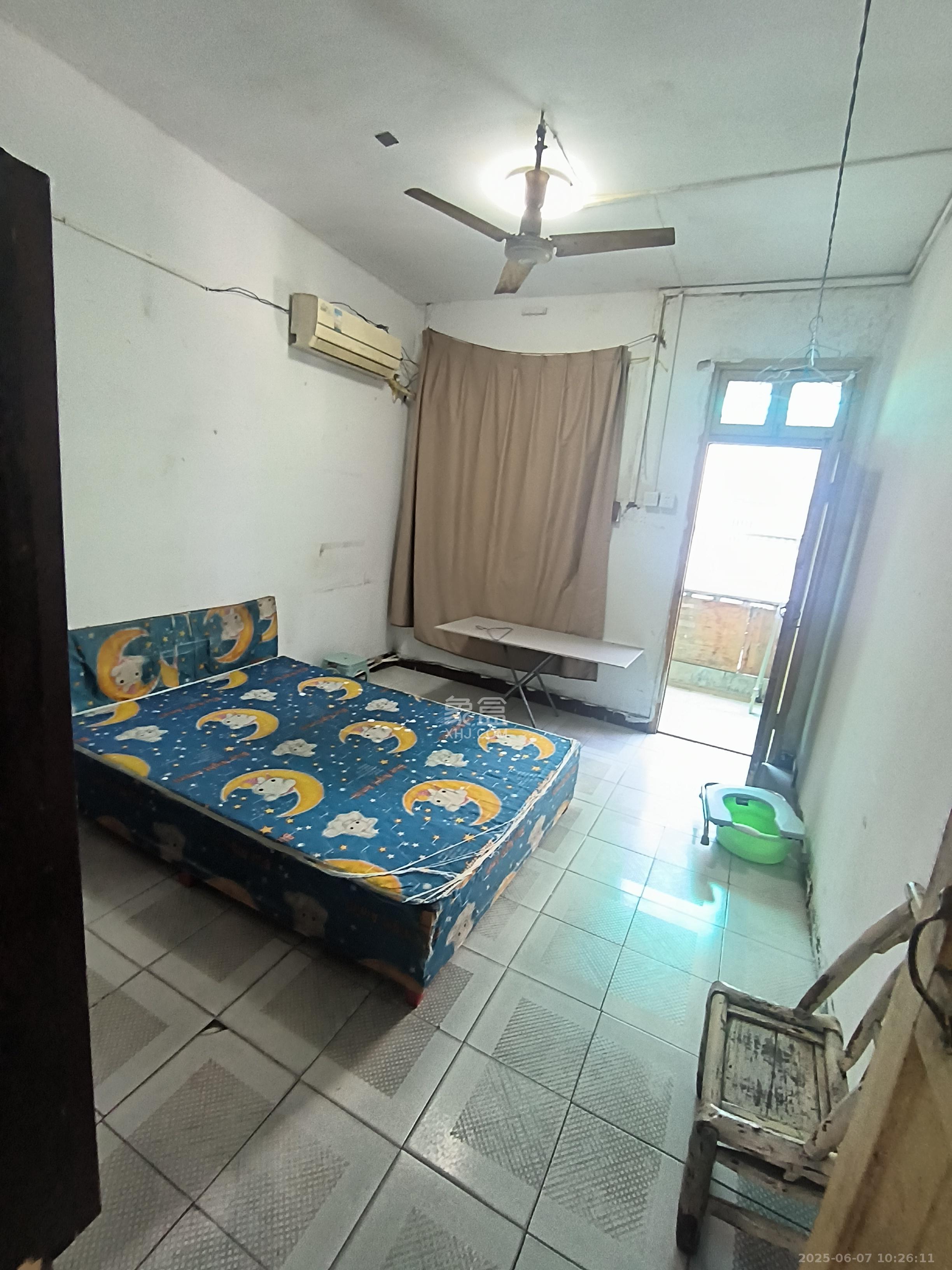 赤岗小区(一二三片) 3室1厅1卫 1300.0元/月 赤岗小区(一二三片) 3室1厅1卫 1300.0元/月室内图