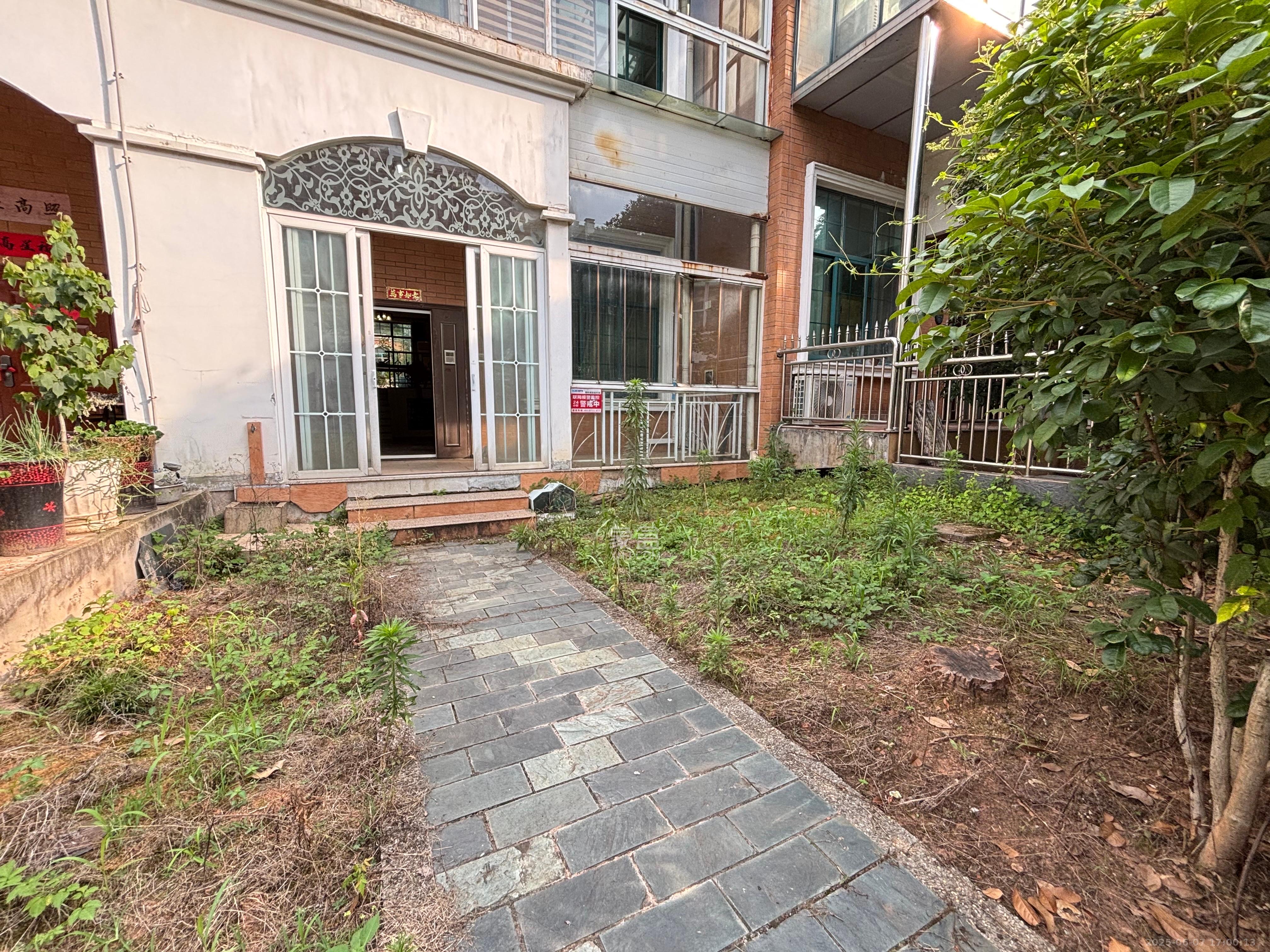 山水芙蓉国际新城 5室2厅2卫 5500.0元/月 山水芙蓉国际新城 5室2厅2卫 5500.0元/月室内图