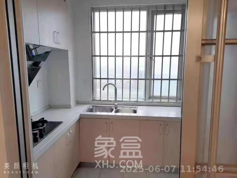 佛奥康桥水岸  3室2厅2卫   1500.00元/月室内图
