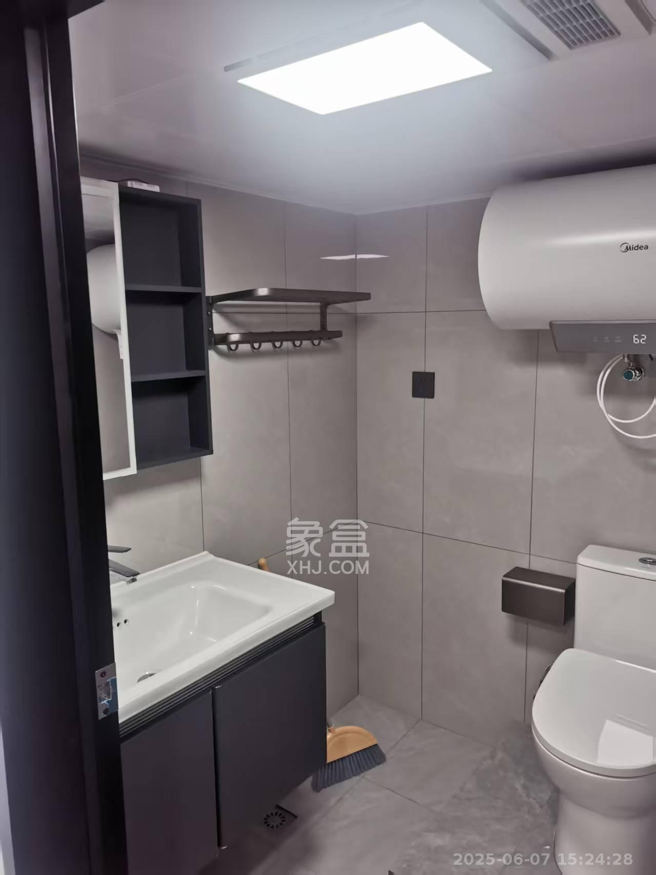 恒大珺悦府 1室1厅1卫 2500.0元/月 恒大珺悦府 1室1厅1卫 2500.0元/月室内图