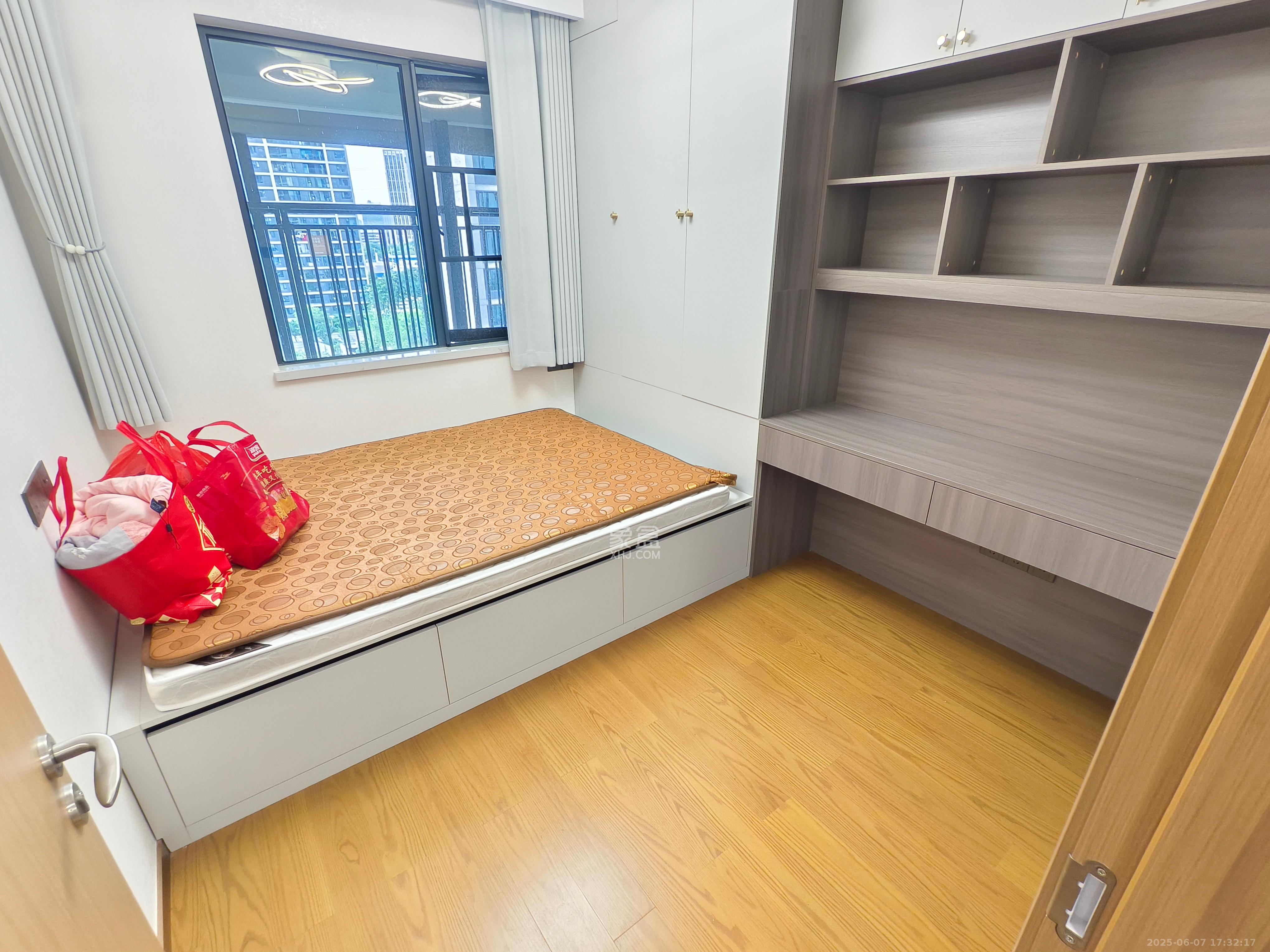 旭辉雨花郡  3室2厅2卫   4200.00元/月室内图