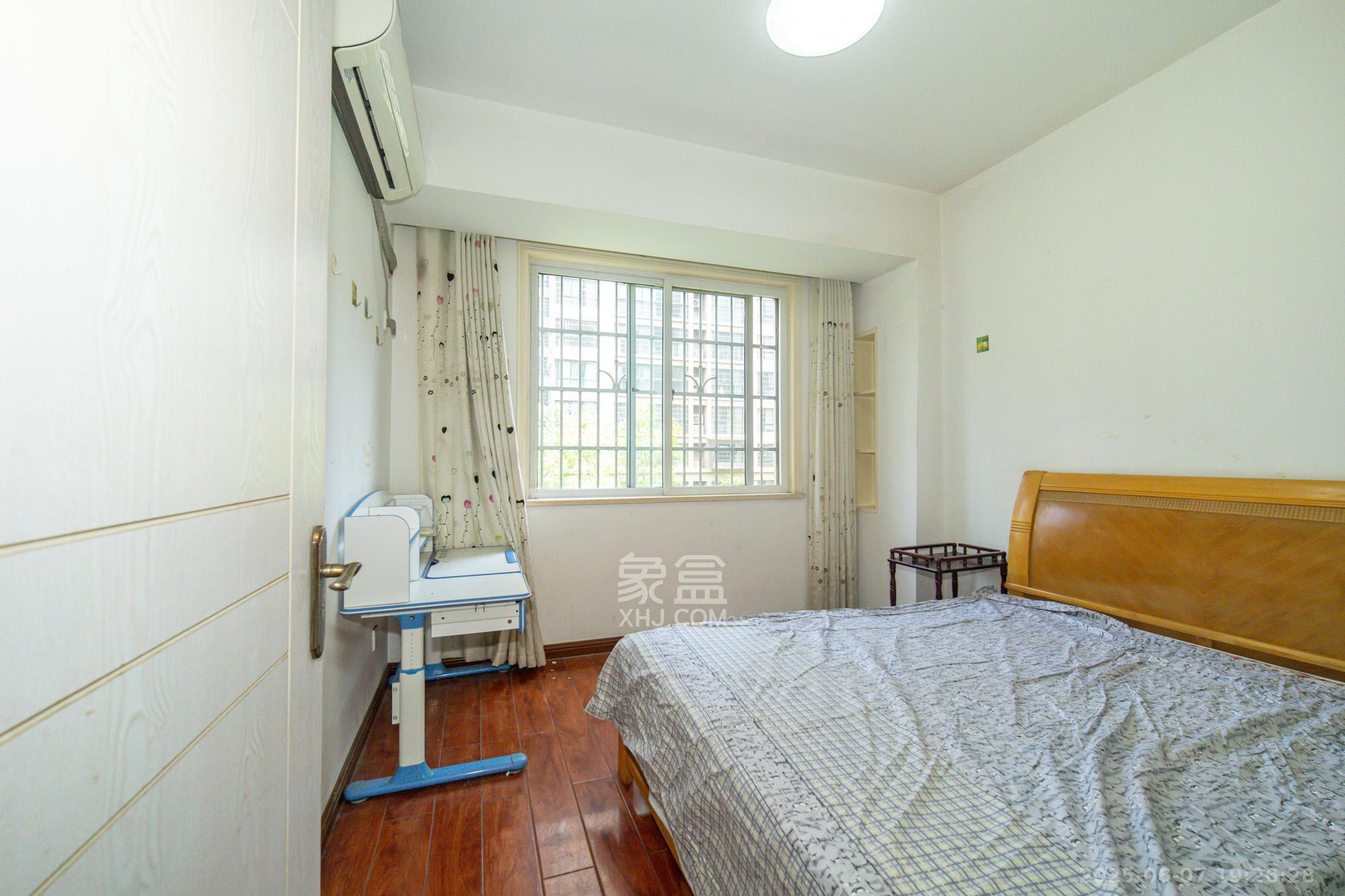 筑梦佳园 4室2厅1卫 65.0万 筑梦佳园 4室2厅1卫 65.0万卧室