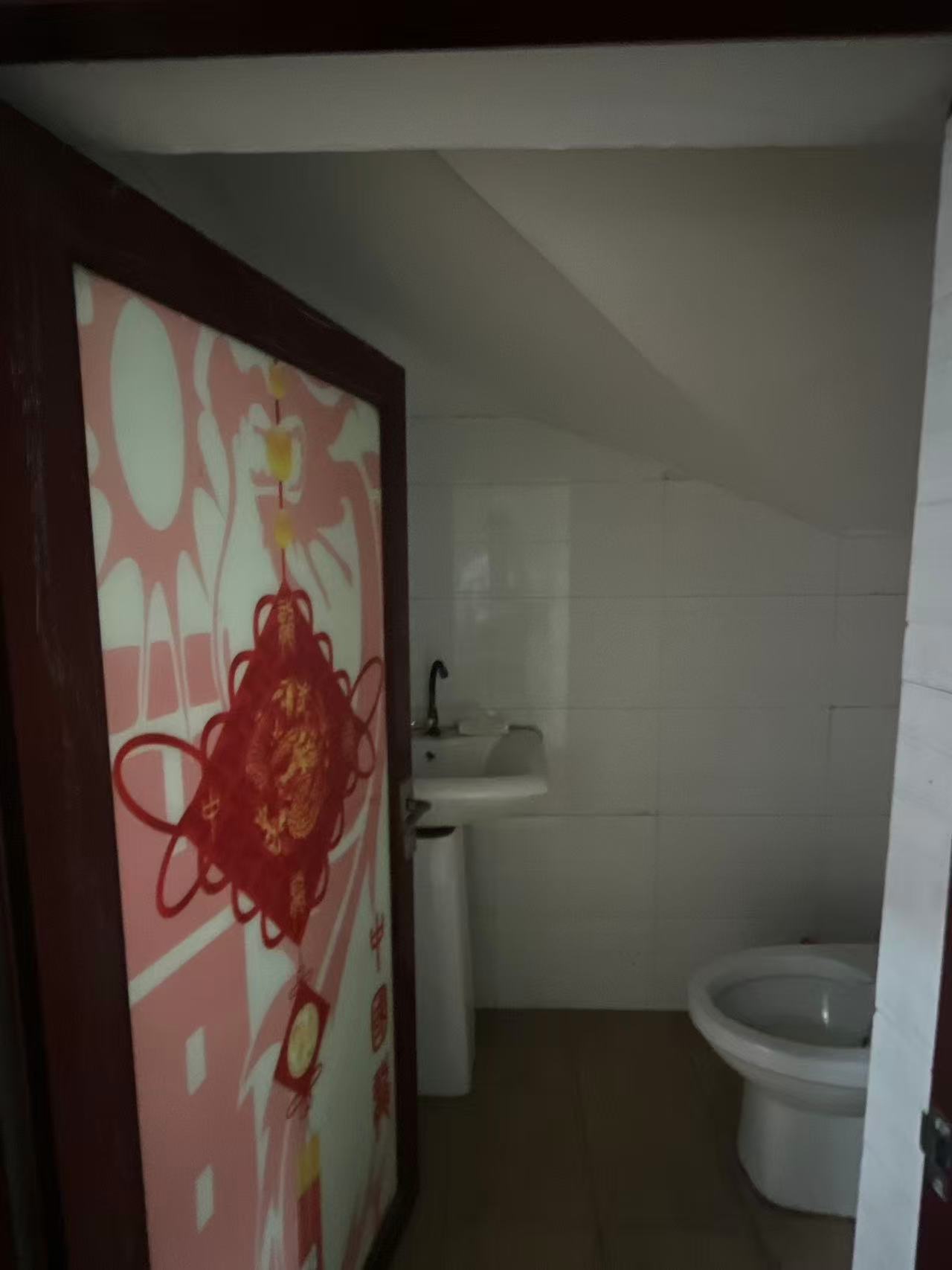 东方新城  2室2厅2卫   1600.00元/月室内图