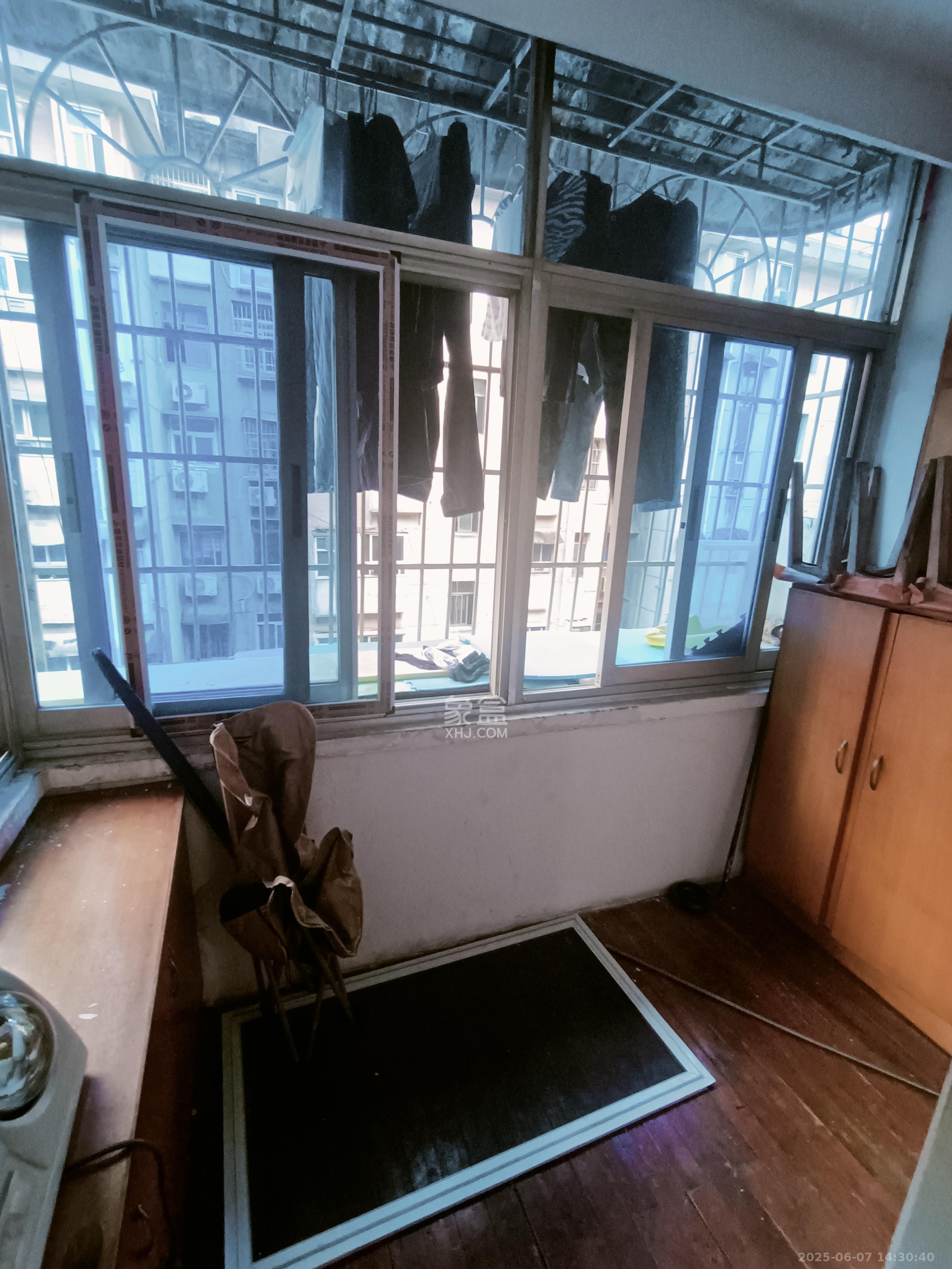 老鸦冲小区 4室1厅1卫 1800.0元/月 老鸦冲小区 4室1厅1卫 1800.0元/月室内图