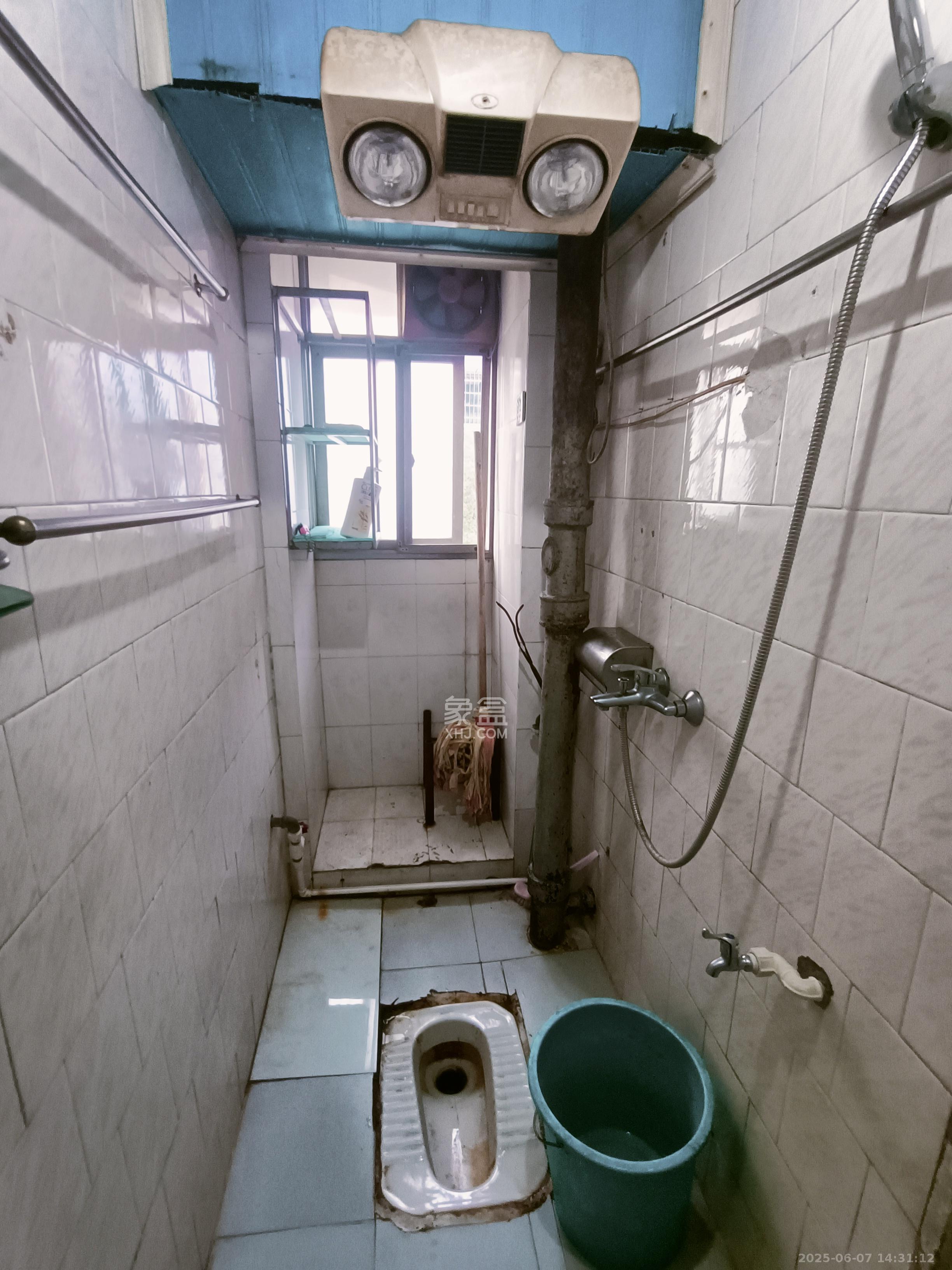 老鸦冲小区 4室1厅1卫 1800.0元/月 老鸦冲小区 4室1厅1卫 1800.0元/月室内图