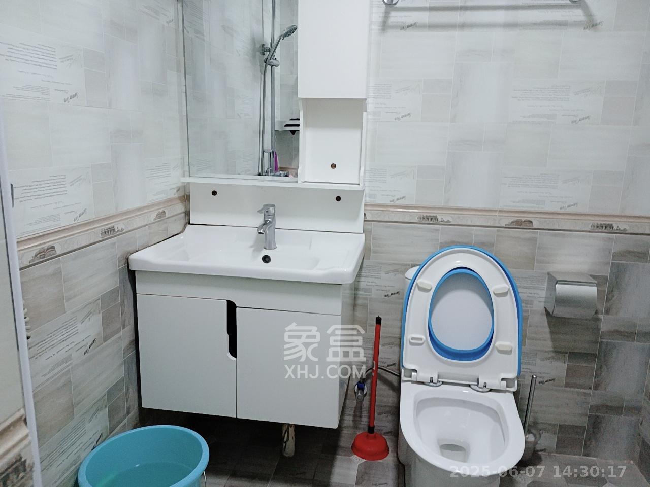 怡海星城  1室1厅1卫   1050.00元/月室内图