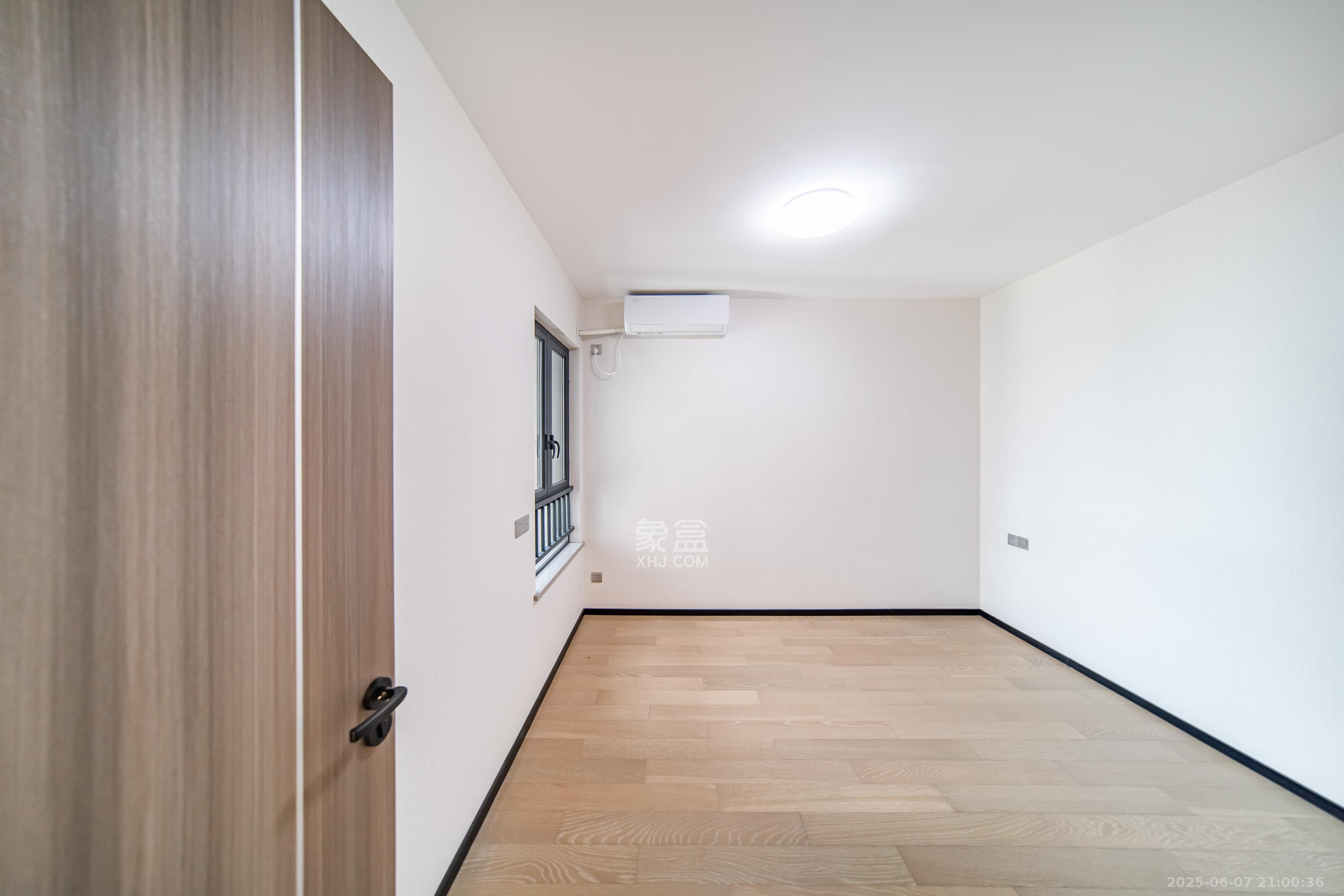 中海阅溪府 3室2厅2卫 145.0万 中海阅溪府 3室2厅2卫 145.0万卧室