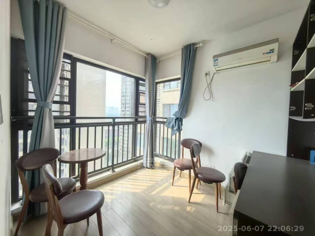 美的翰城  4室2厅2卫    1800.0元/月室内图