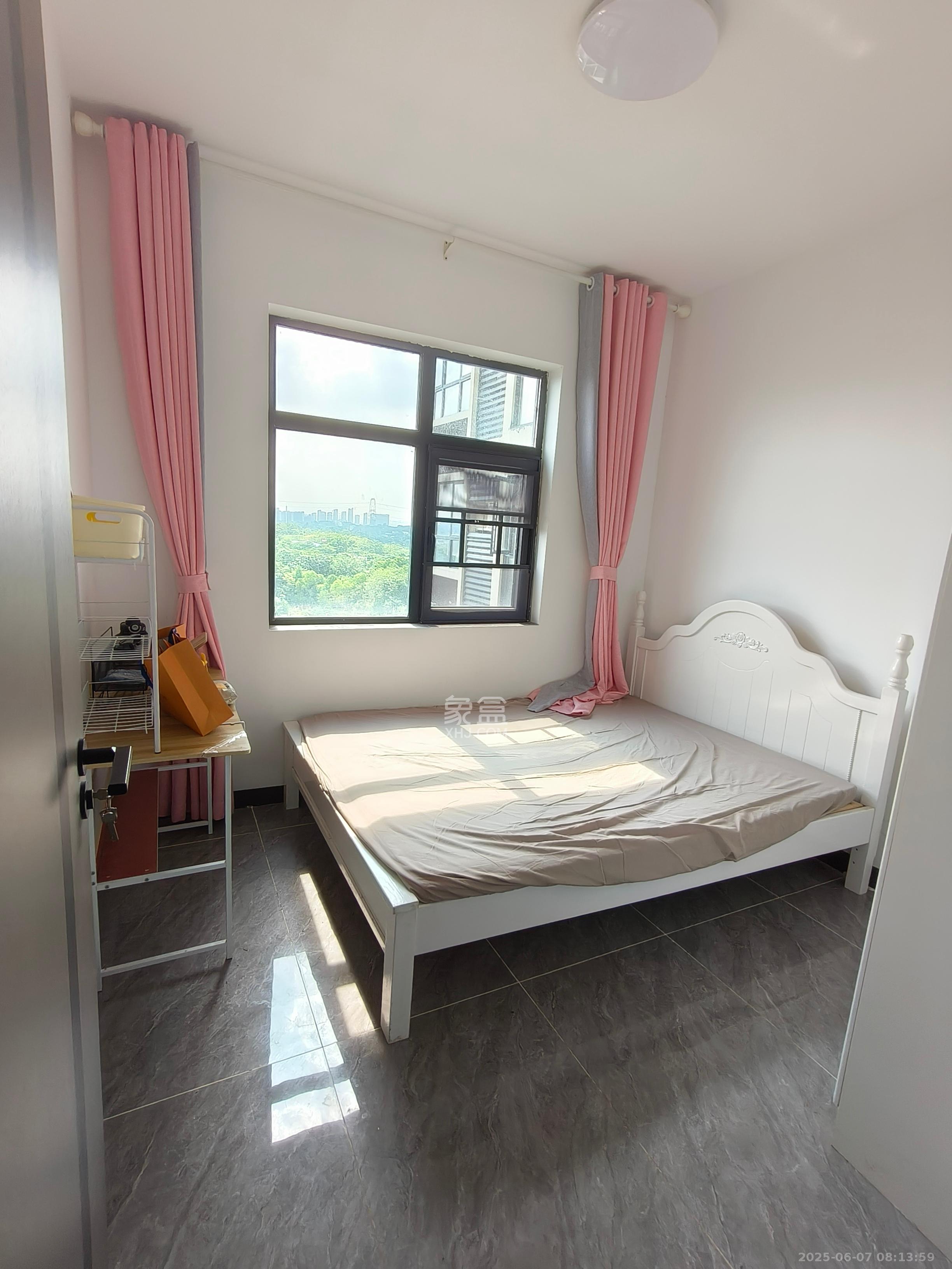 盛地东方芯府 3室2厅2卫 2200.0元/月 盛地东方芯府 3室2厅2卫 2200.0元/月室内图