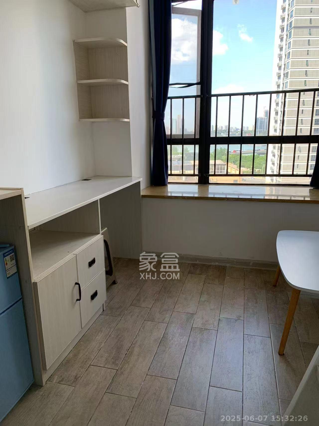 兰亭湾畔 1室1厅1卫 1000.0元/月 兰亭湾畔 1室1厅1卫 1000.0元/月室内图