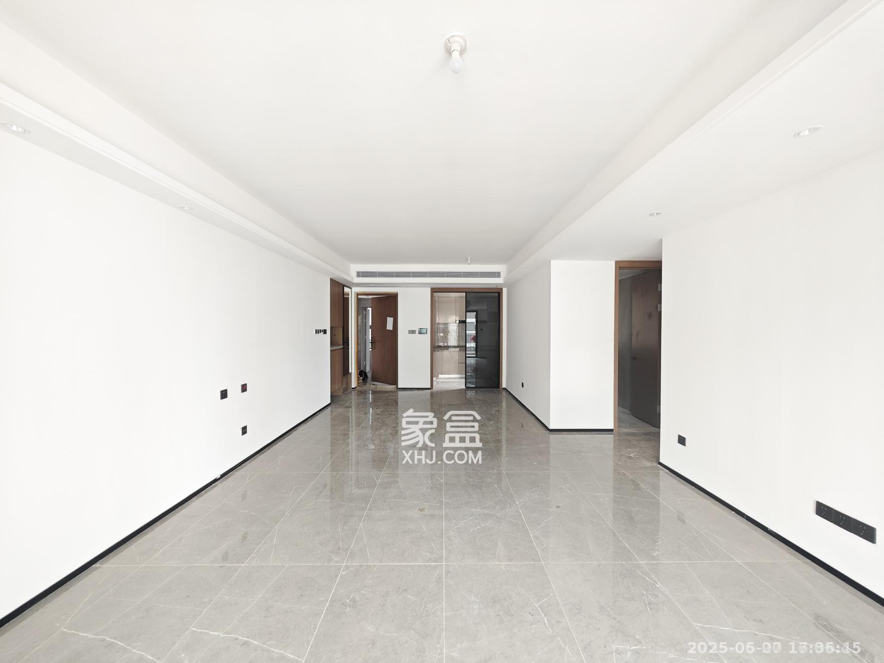 金地都会风華 4室2厅2卫 3500.0元/月 金地都会风華 4室2厅2卫 3500.0元/月室内图