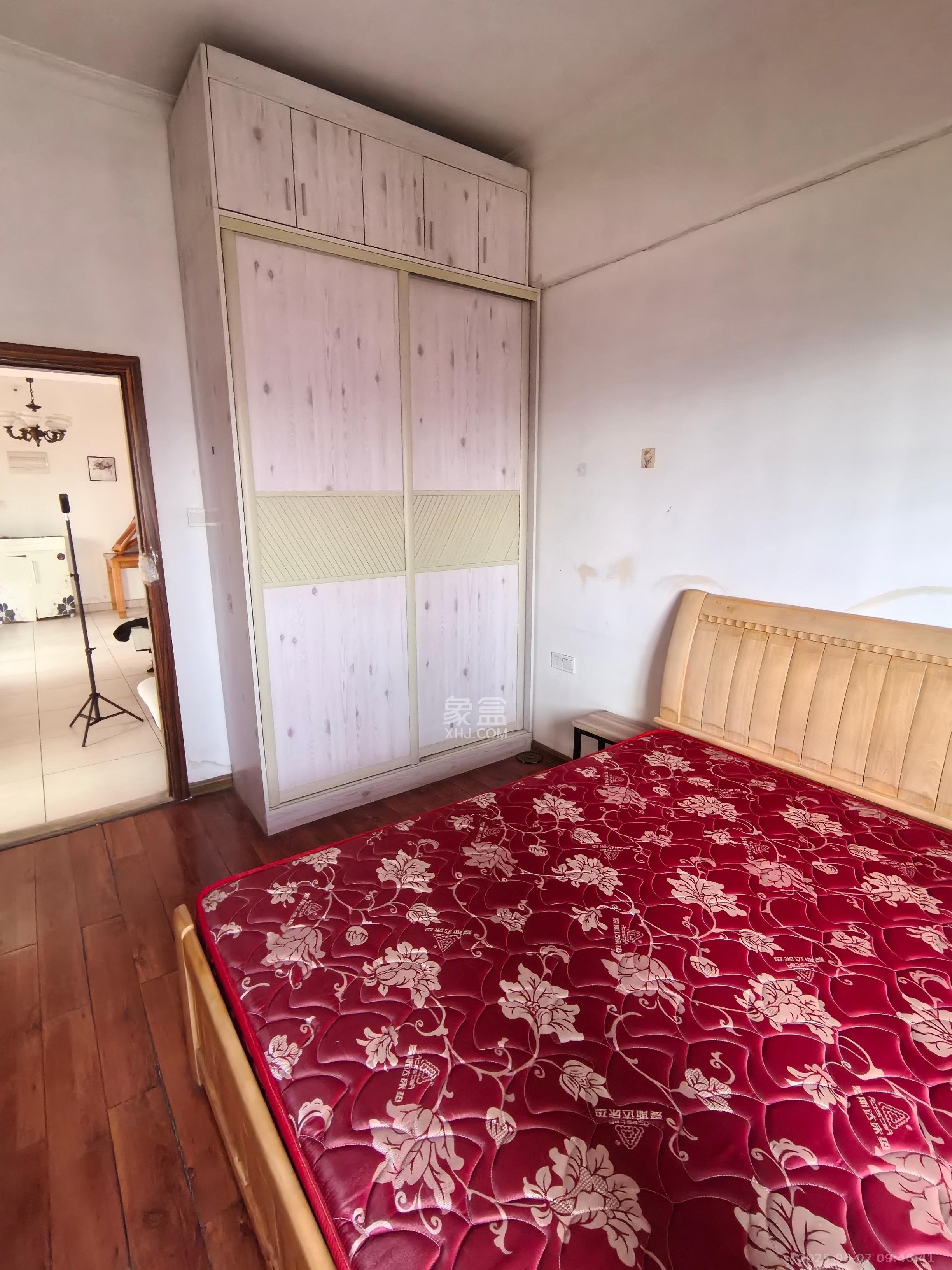 昊天大厦  3室1厅1卫   2500.00元/月室内图