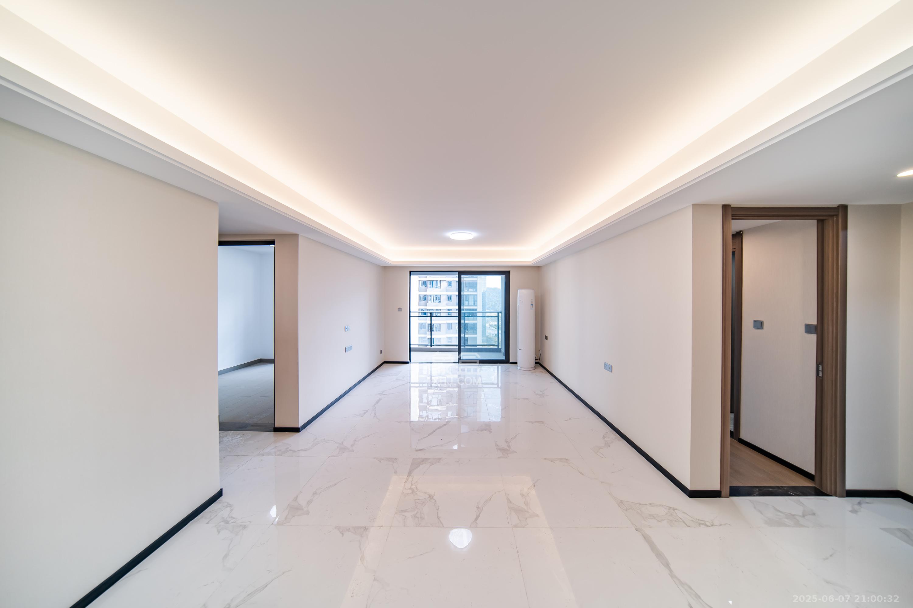 中海阅溪府 3室2厅2卫 145.0万 中海阅溪府 3室2厅2卫 145.0万客厅