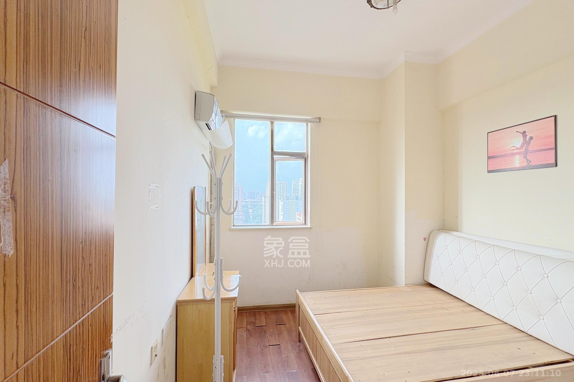 昊天大厦 3室1厅1卫 86.0万 昊天大厦 3室1厅1卫 86.0万卧室