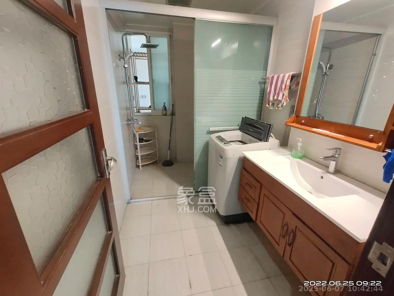 岳麓现代城 4室2厅2卫 3600.0元/月 岳麓现代城 4室2厅2卫 3600.0元/月室内图