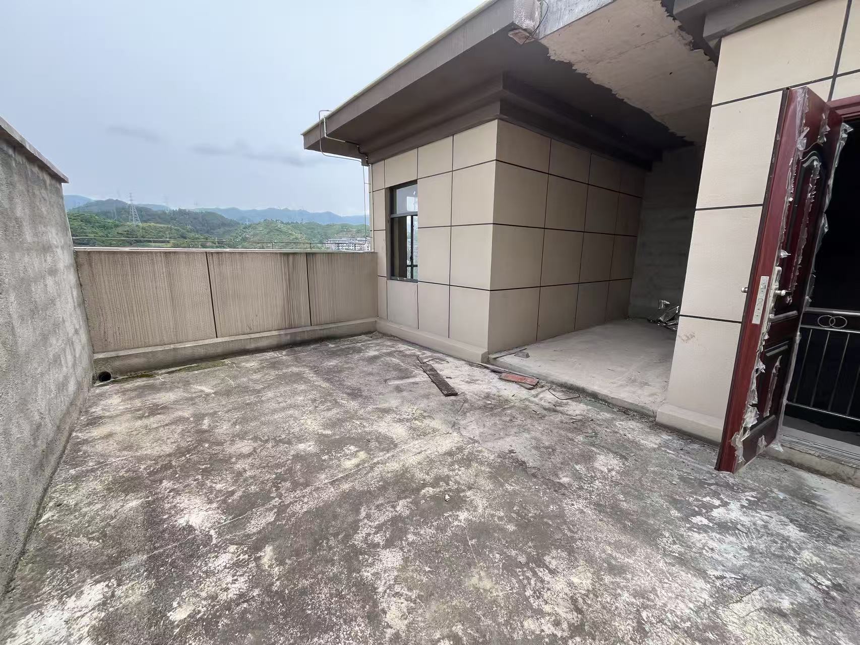 西溪凤凰城  4室2厅3卫   185.00万其他