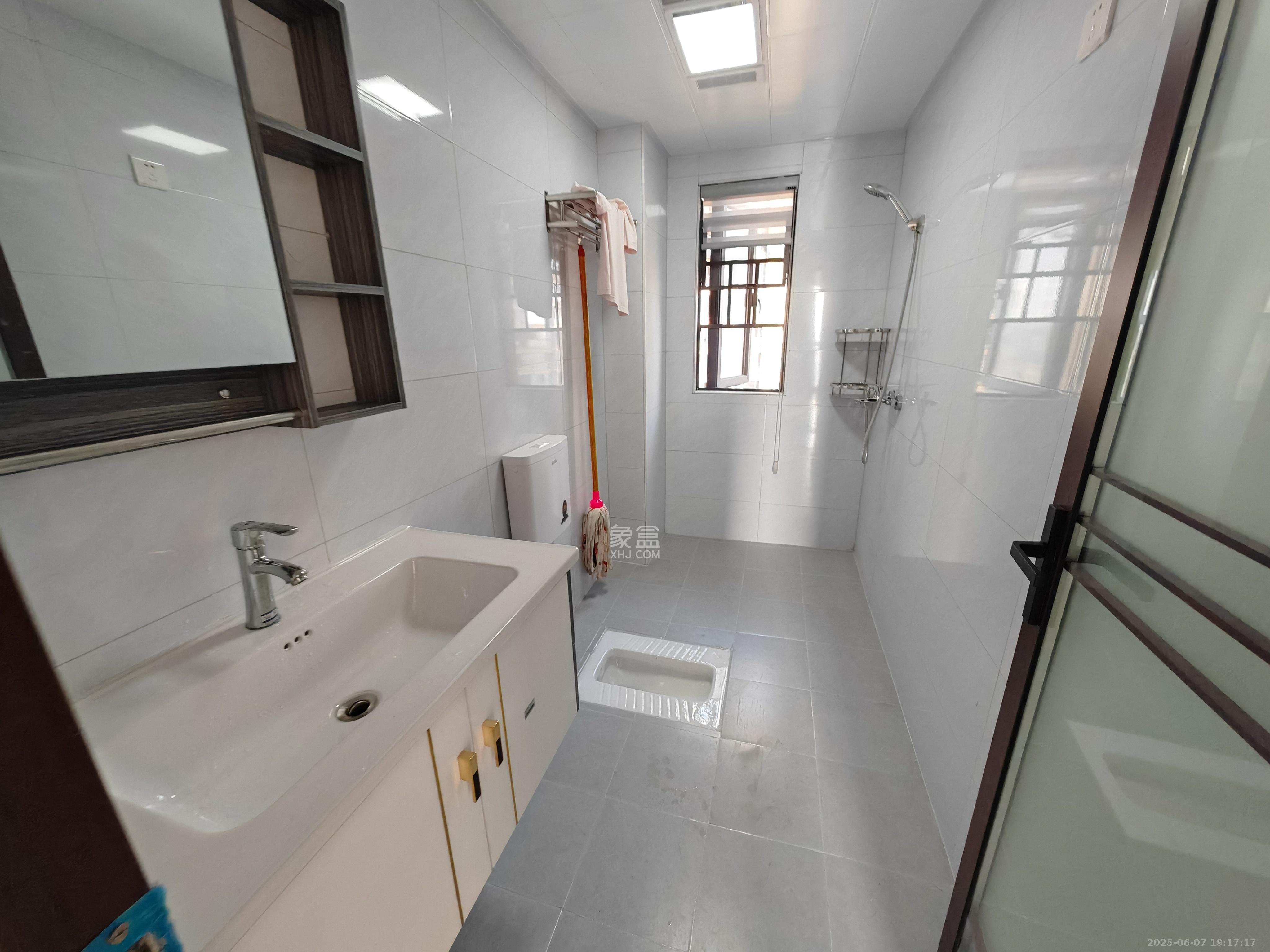 中建嘉和城  3室2厅2卫   2500.00元/月室内图