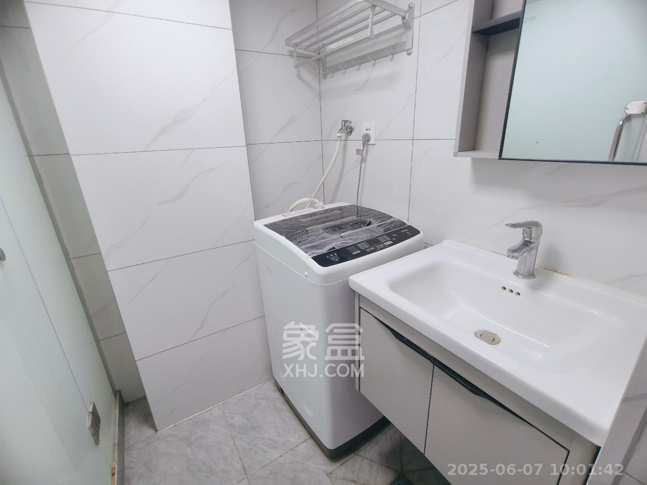 长房时代小镇  2室2厅1卫   2300.00元/月室内图