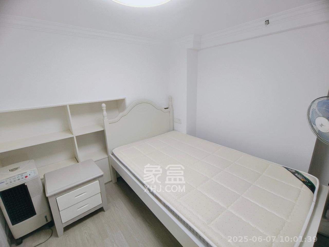 长房时代小镇  2室2厅1卫   2300.00元/月室内图
