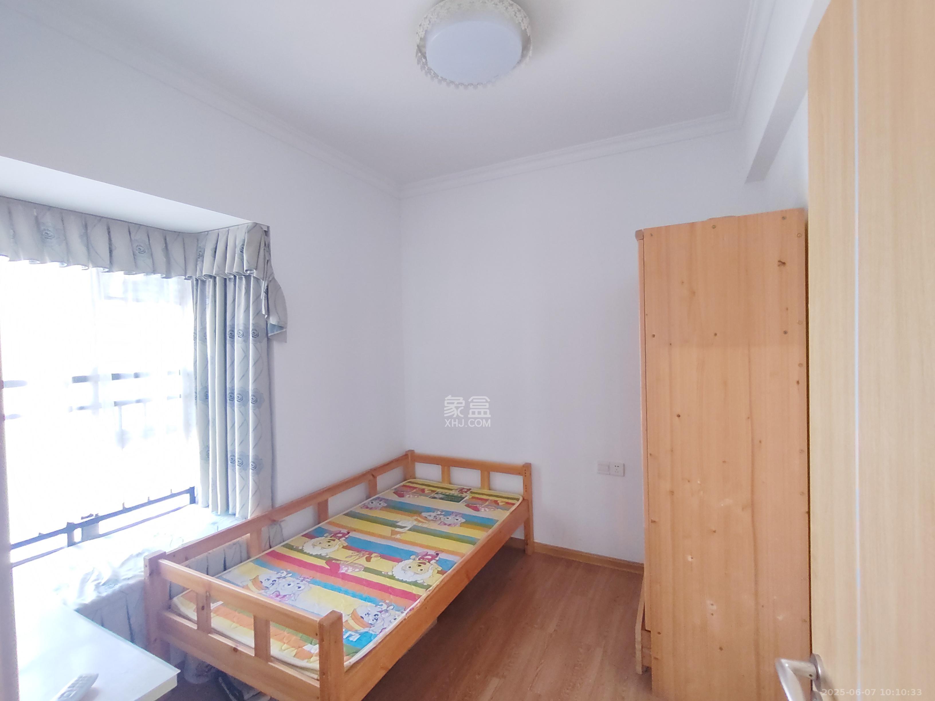 江山帝景哈佛  2室1厅1卫    2000.0元/月 江山帝景哈佛  2室1厅1卫    2000.0元/月室内图