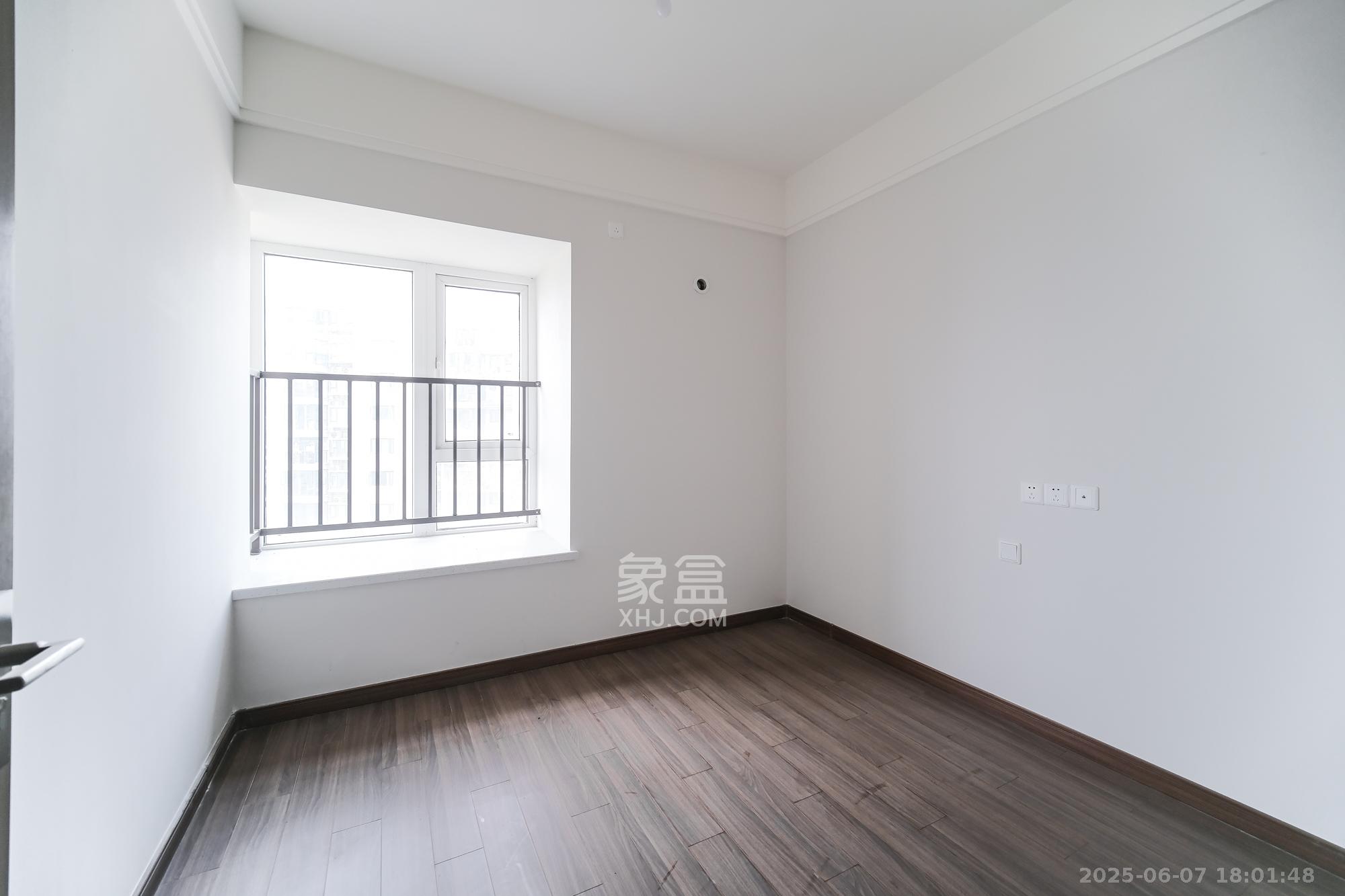 保利香槟国际 4室2厅2卫 110.0万 保利香槟国际 4室2厅2卫 110.0万卧室