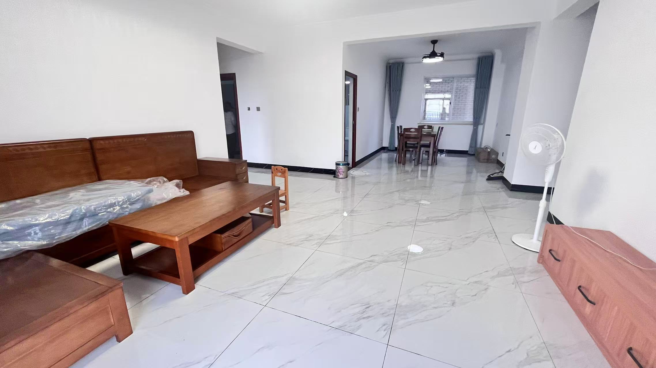 大学康城 4室2厅2卫 1700.0元/月 大学康城 4室2厅2卫 1700.0元/月室内图