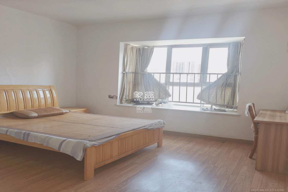 德润园  4室2厅2卫    3600.0元/月 德润园  4室2厅2卫    3600.0元/月室内图