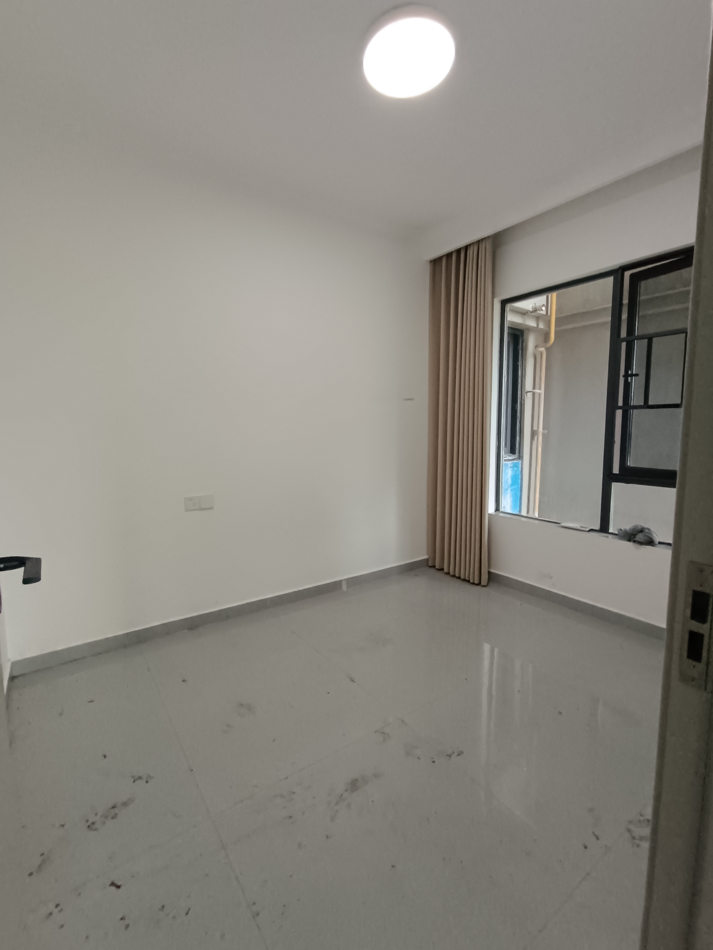 荣盛花语书苑 4室2厅2卫 2500.0元/月 荣盛花语书苑 4室2厅2卫 2500.0元/月室内图