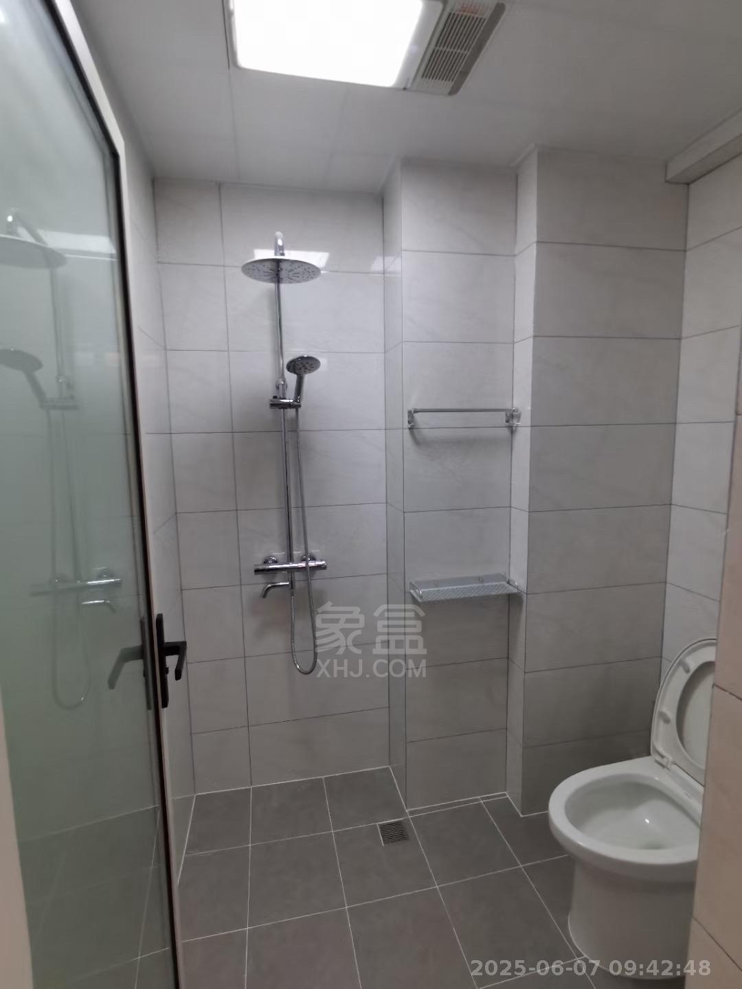 中泰财富湘江 1室1厅1卫 1500.0元/月 中泰财富湘江 1室1厅1卫 1500.0元/月室内图