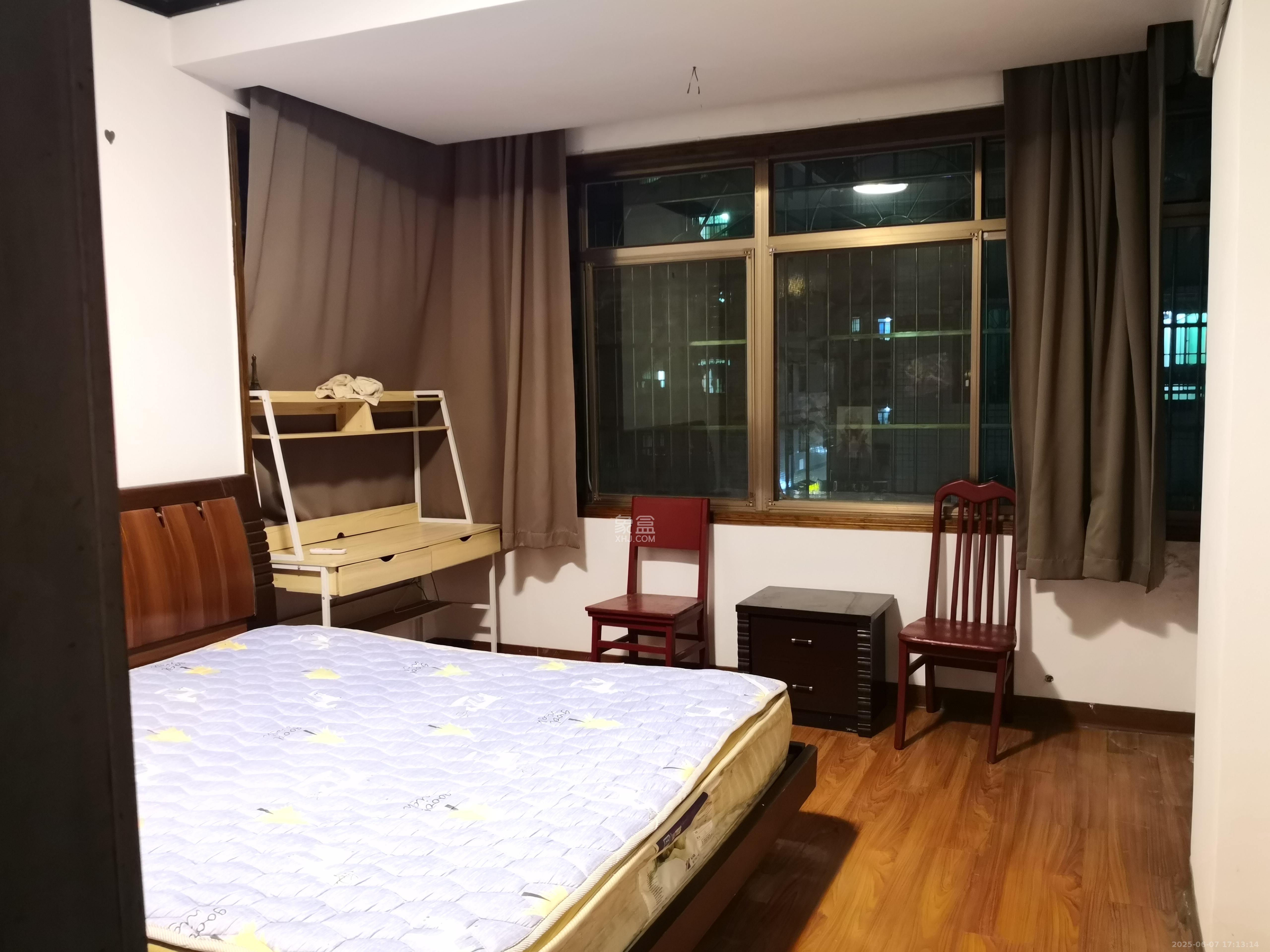 马王堆汽配城  3室2厅1卫   2000.00元/月室内图