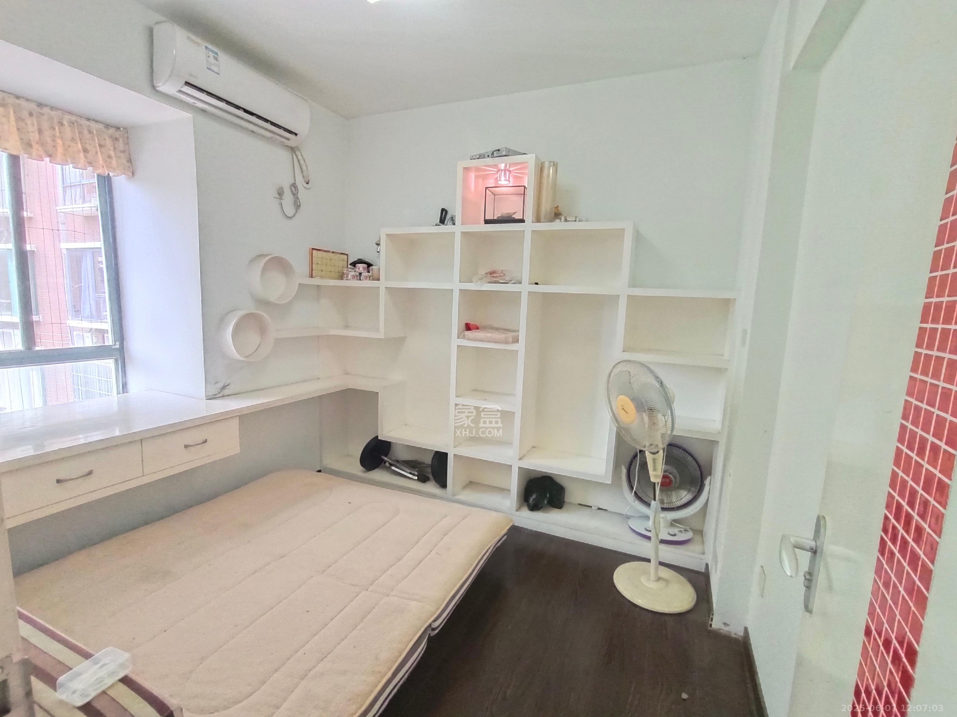 圆梦完美生活  3室2厅2卫   2200.00元/月室内图