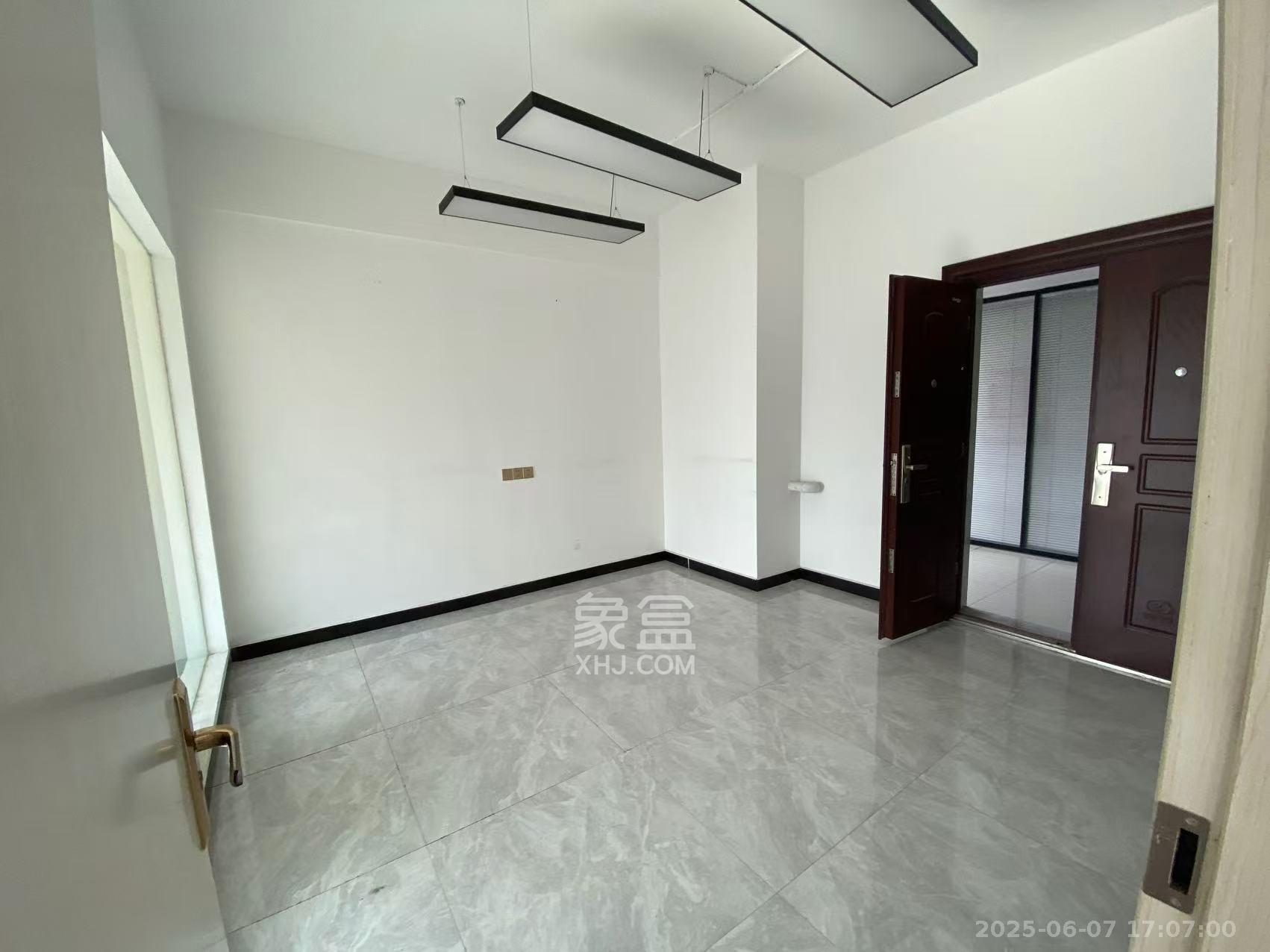 合能洋湖公馆   130.62㎡      6000.0元/月