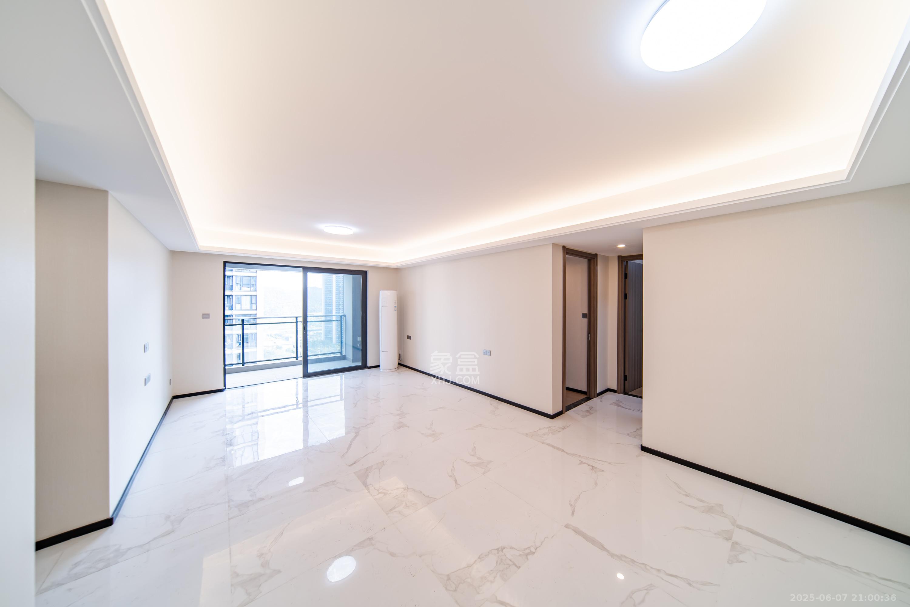 中海阅溪府 3室2厅2卫 145.0万 中海阅溪府 3室2厅2卫 145.0万客厅