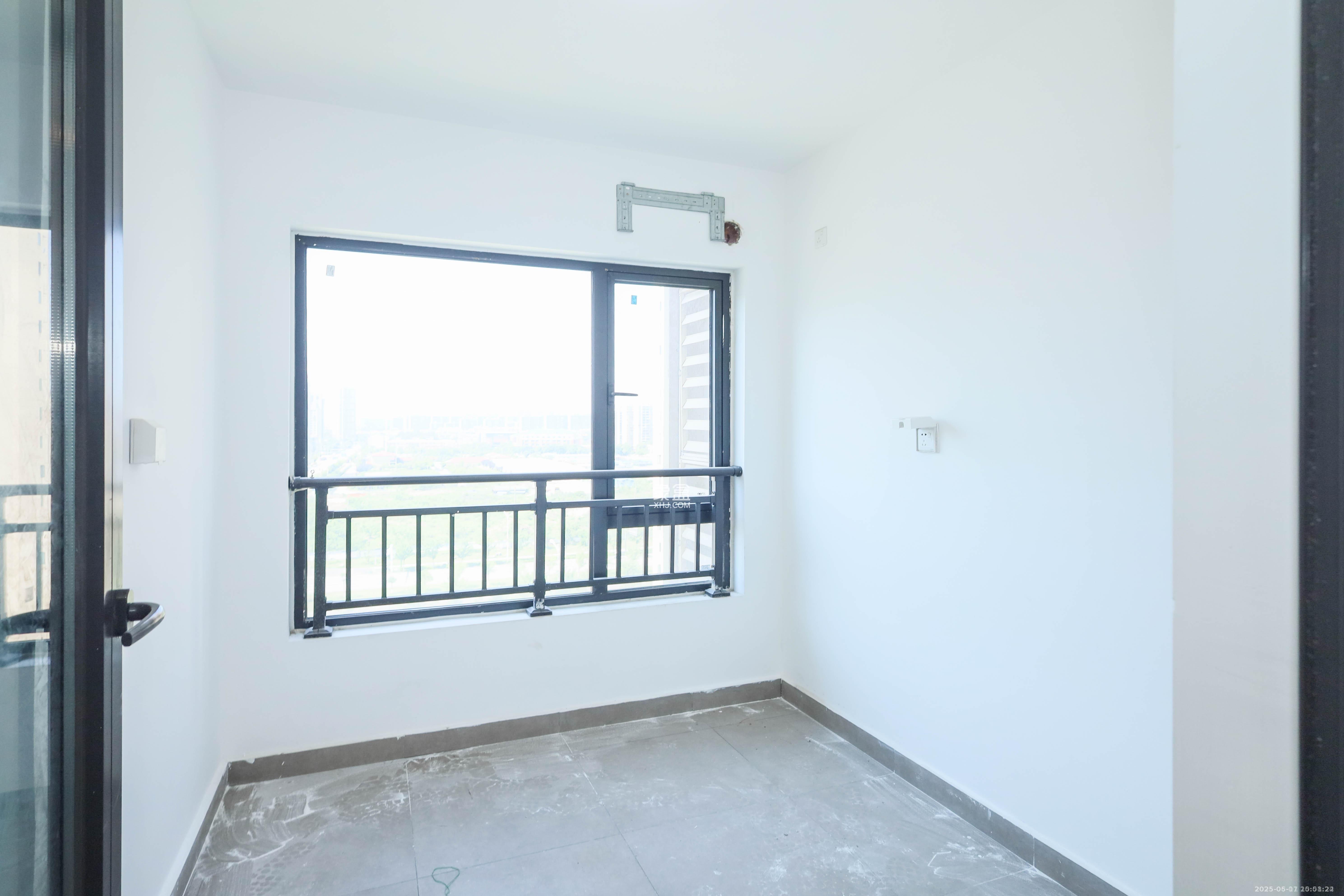 越秀亲爱里 4室2厅2卫 2100.0元/月 越秀亲爱里 4室2厅2卫 2100.0元/月室内图